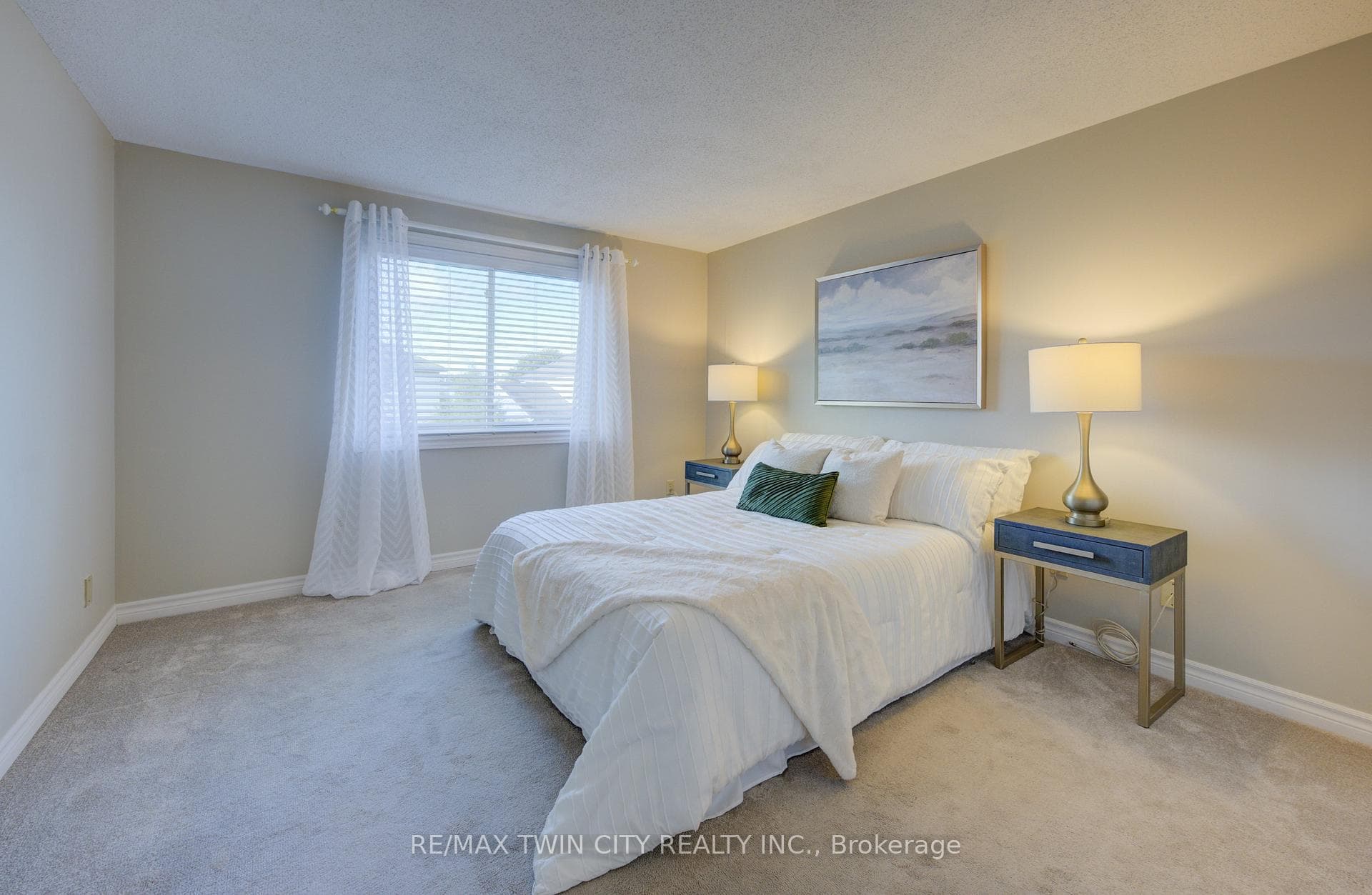 16 Edgemere Drive photo 22
