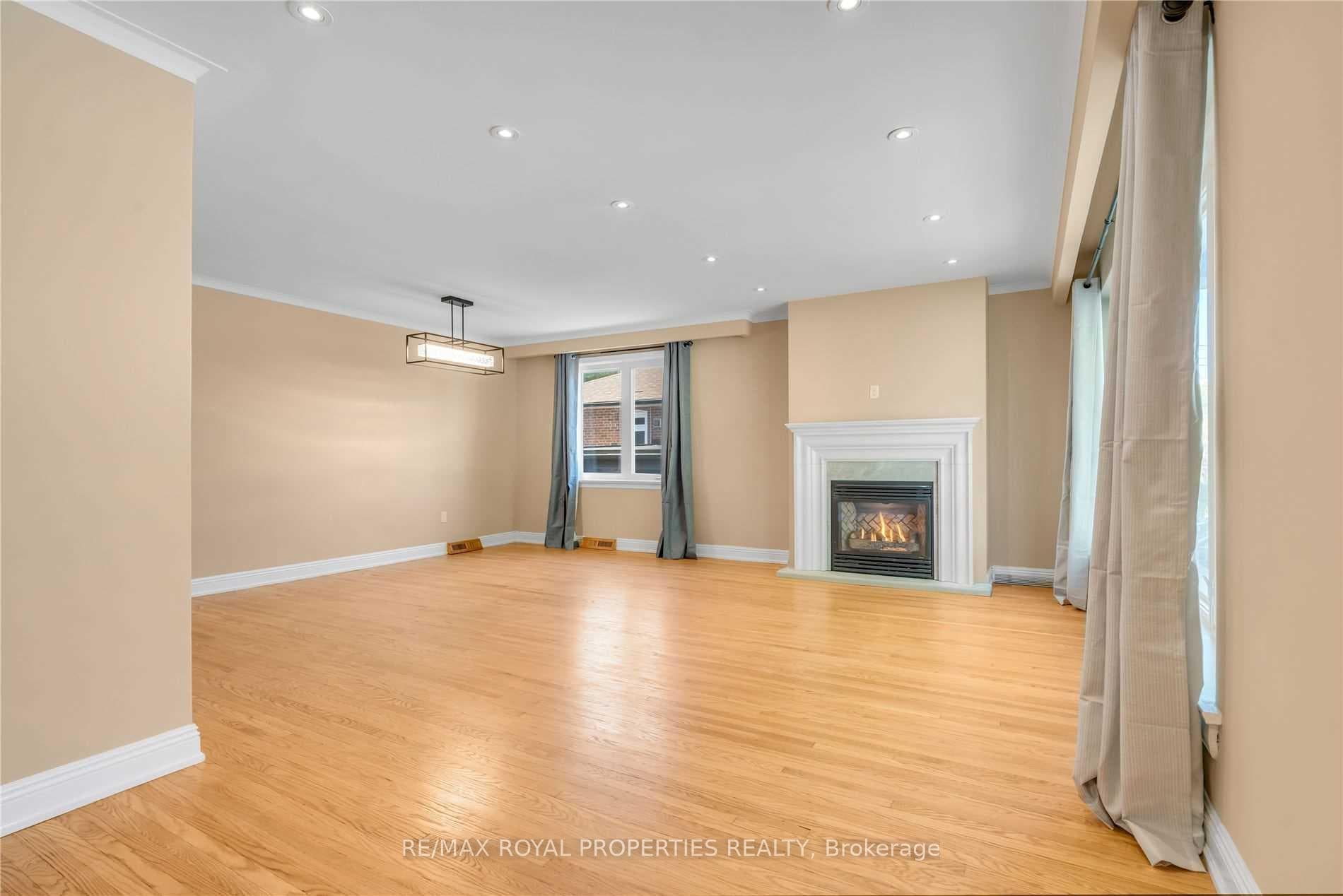49 Mcgregor Road Unit Main photo 3