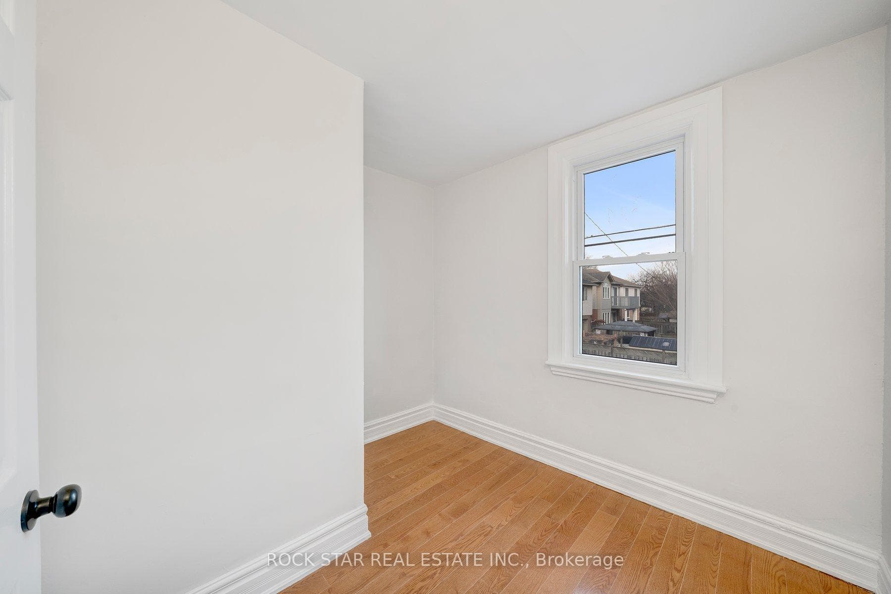 73 Peter Street photo 13
