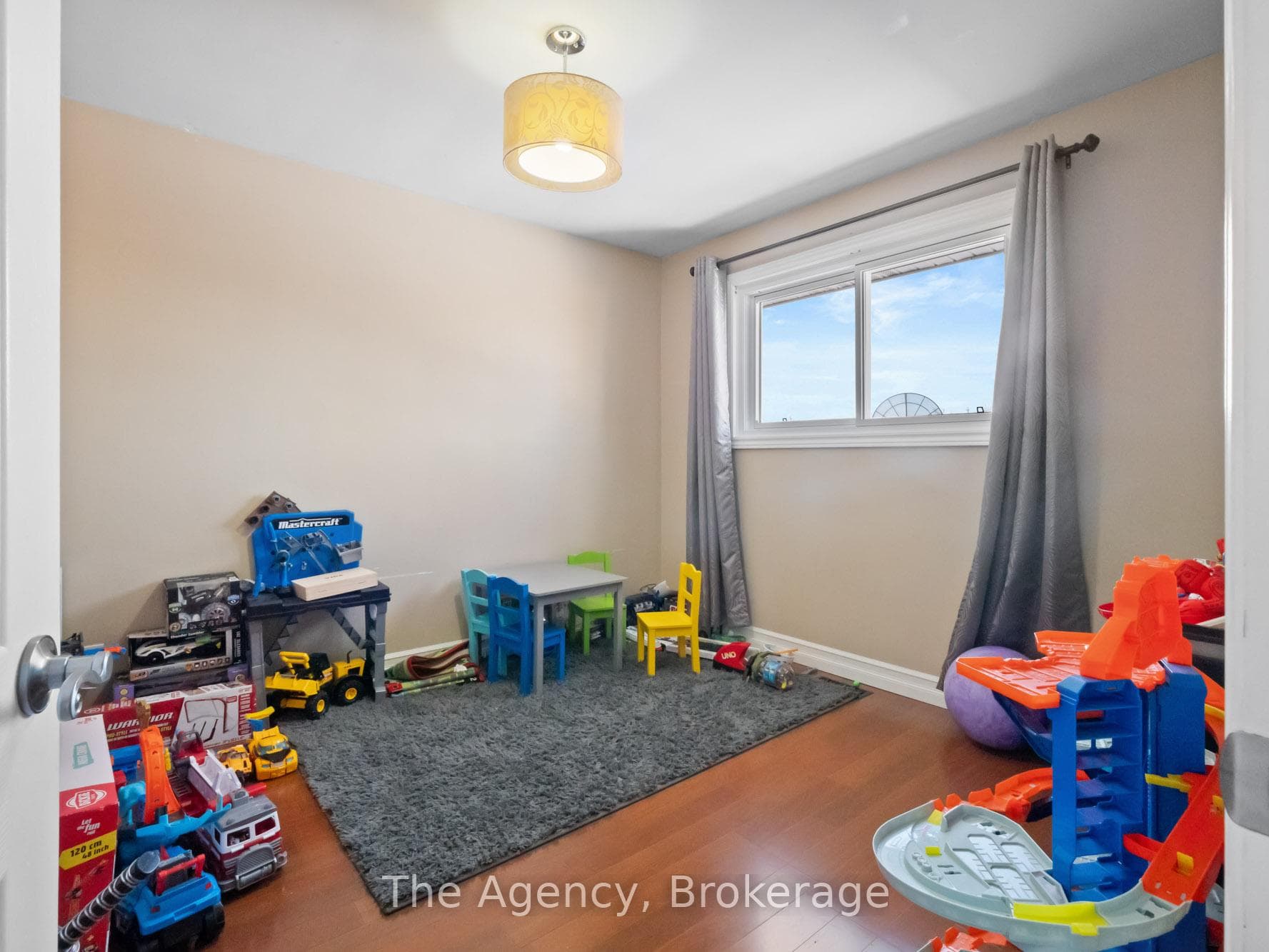 24 GLADYS Avenue photo 14