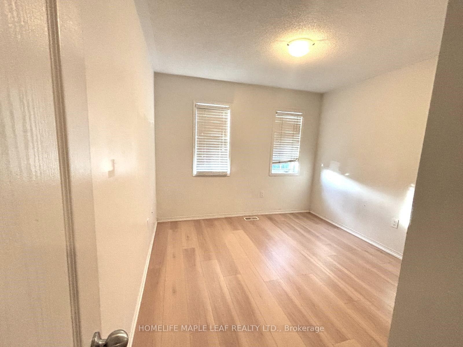 39 Sussexdale Drive photo 10