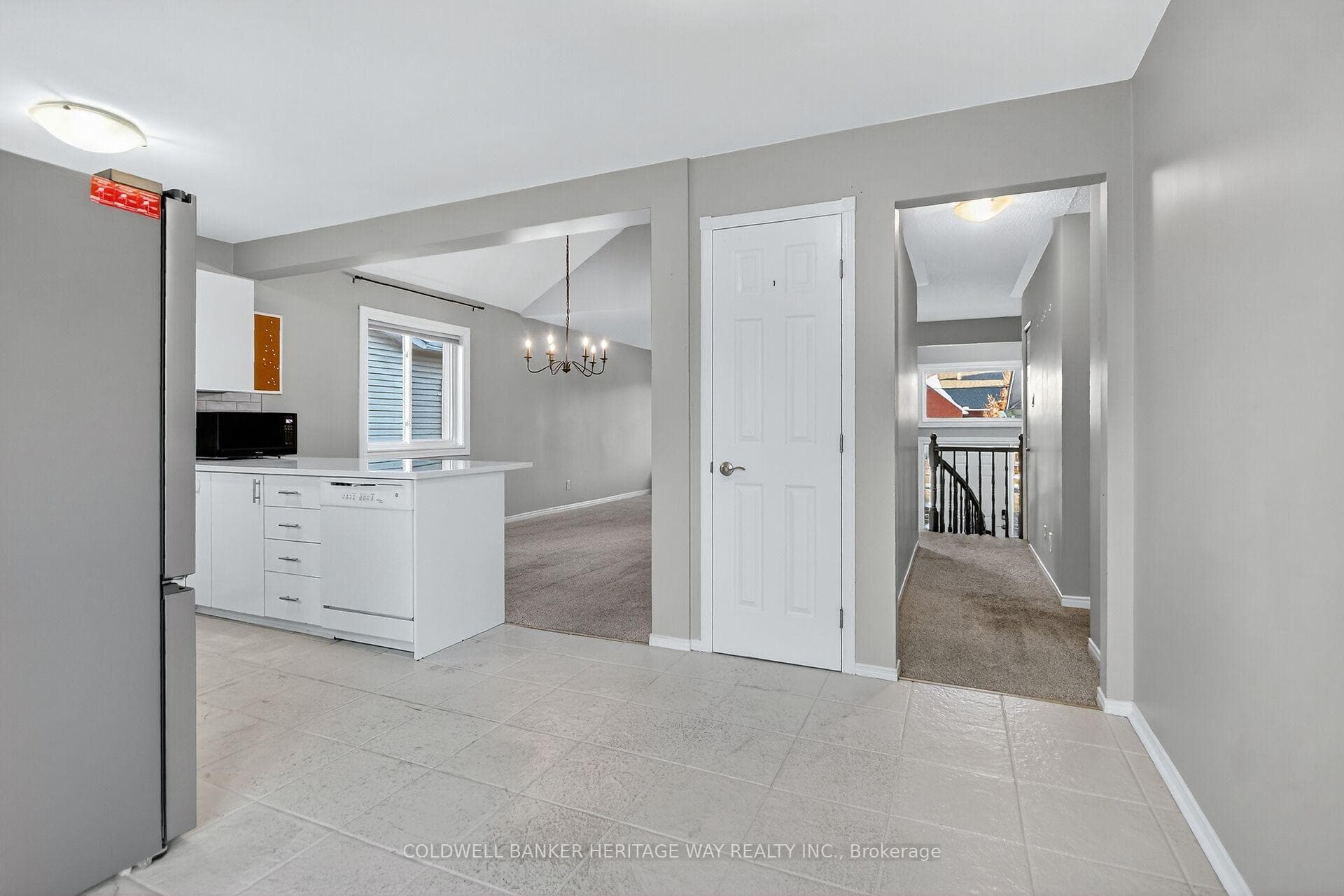 160 Patterson Crescent photo 16