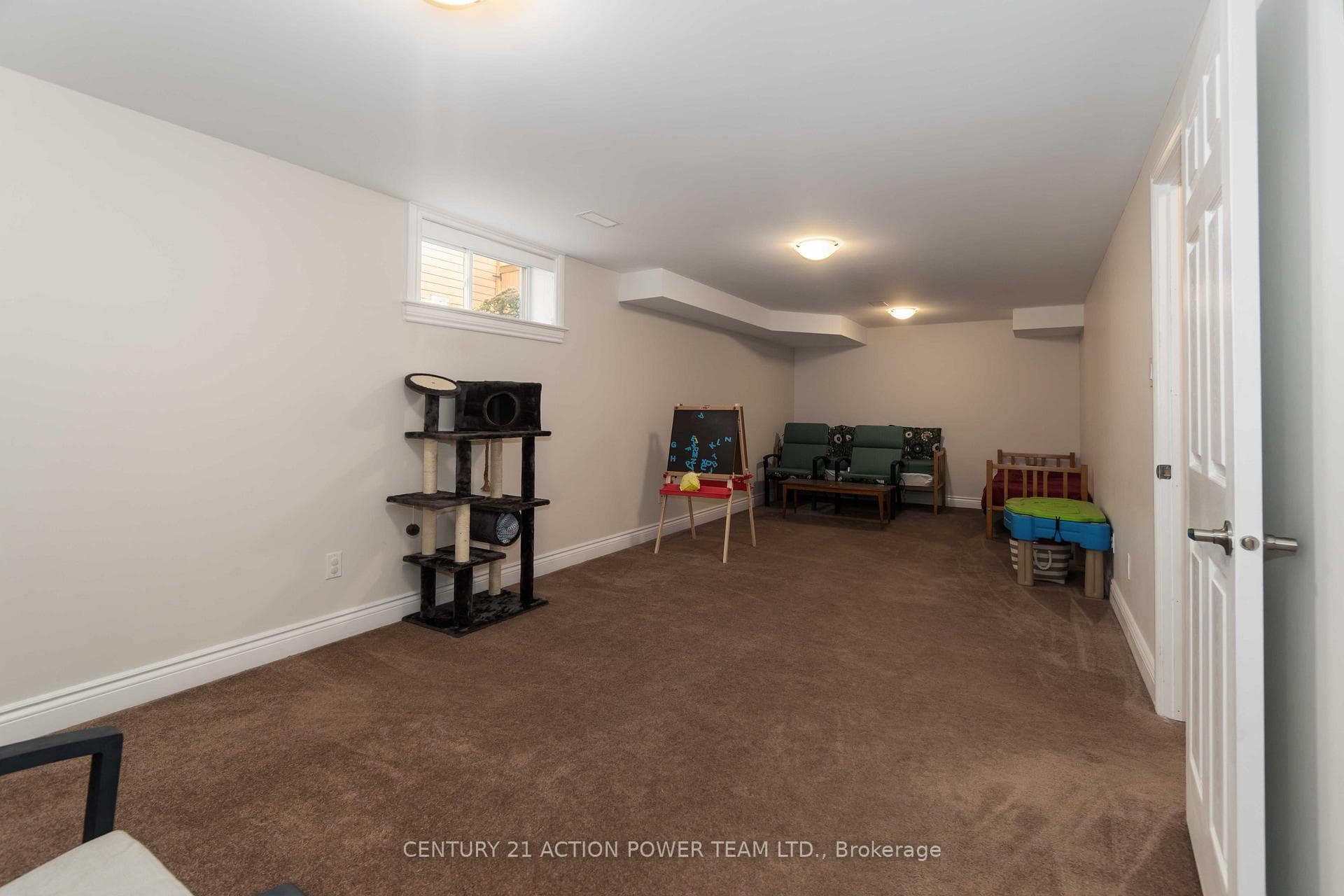 77 Desmond Trudeau Drive photo 33