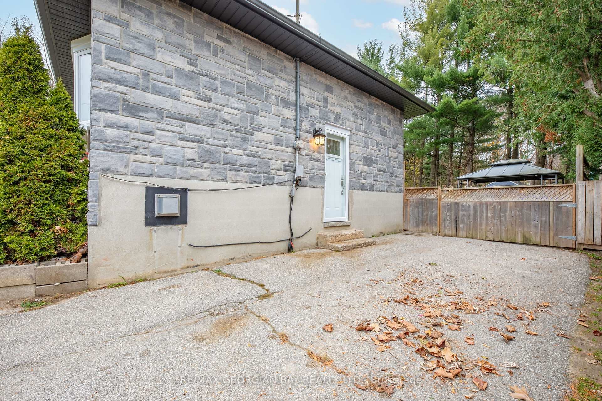 261 Castle Road photo 23