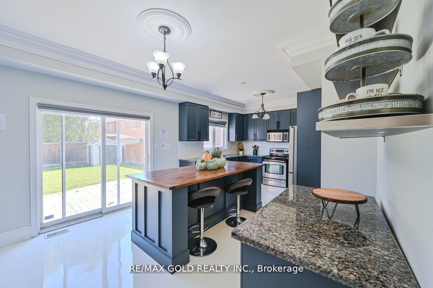 7 Yellow Avens Boulevard photo 16