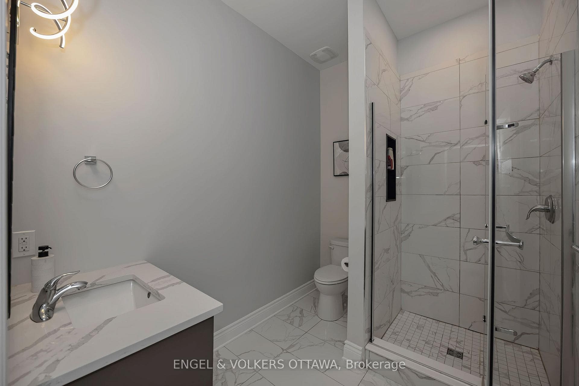 1082 Docteur Corbeil Boulevard photo 35