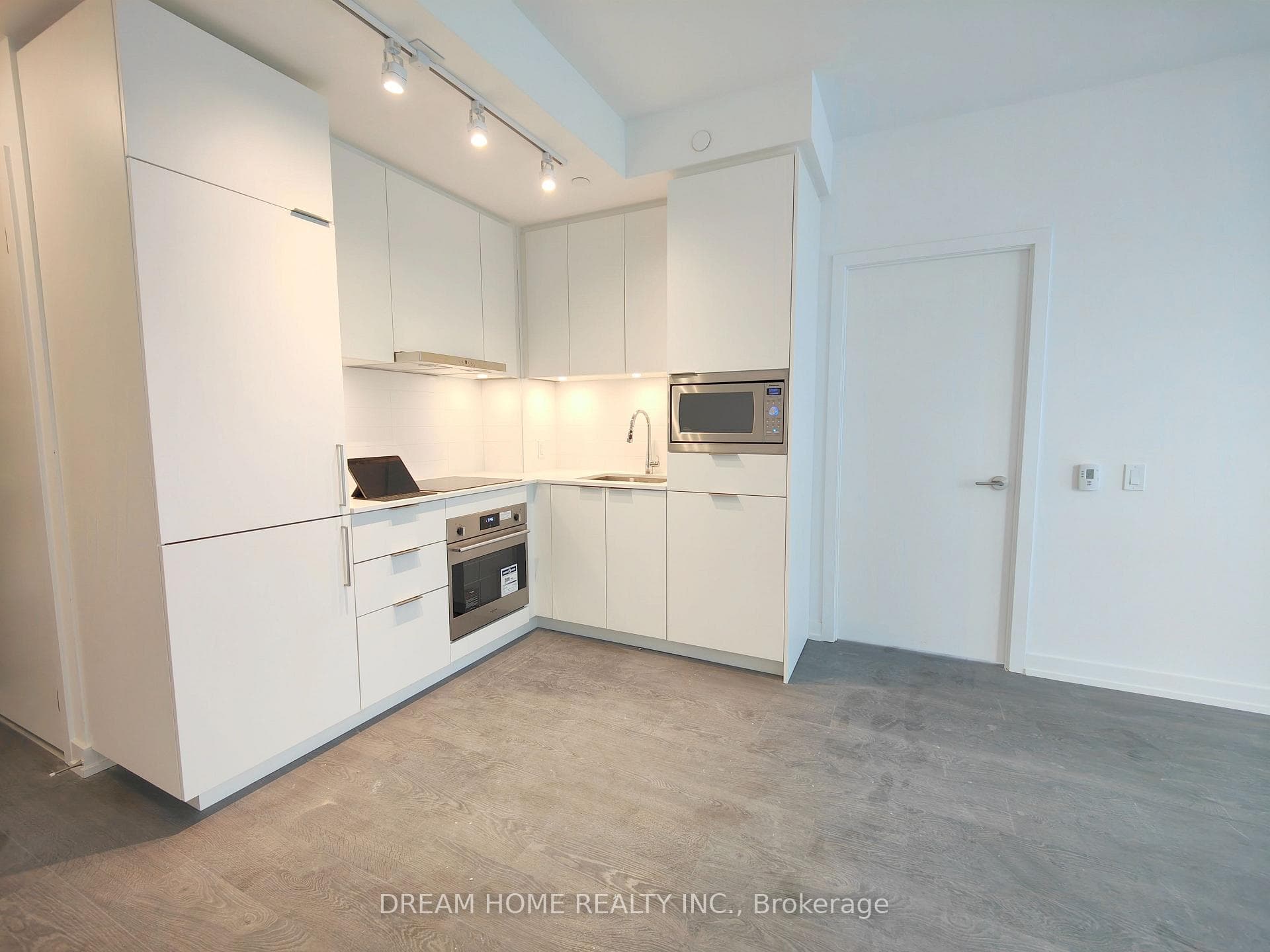 7 GOLDEN LION Heights Unit N1006 photo 8