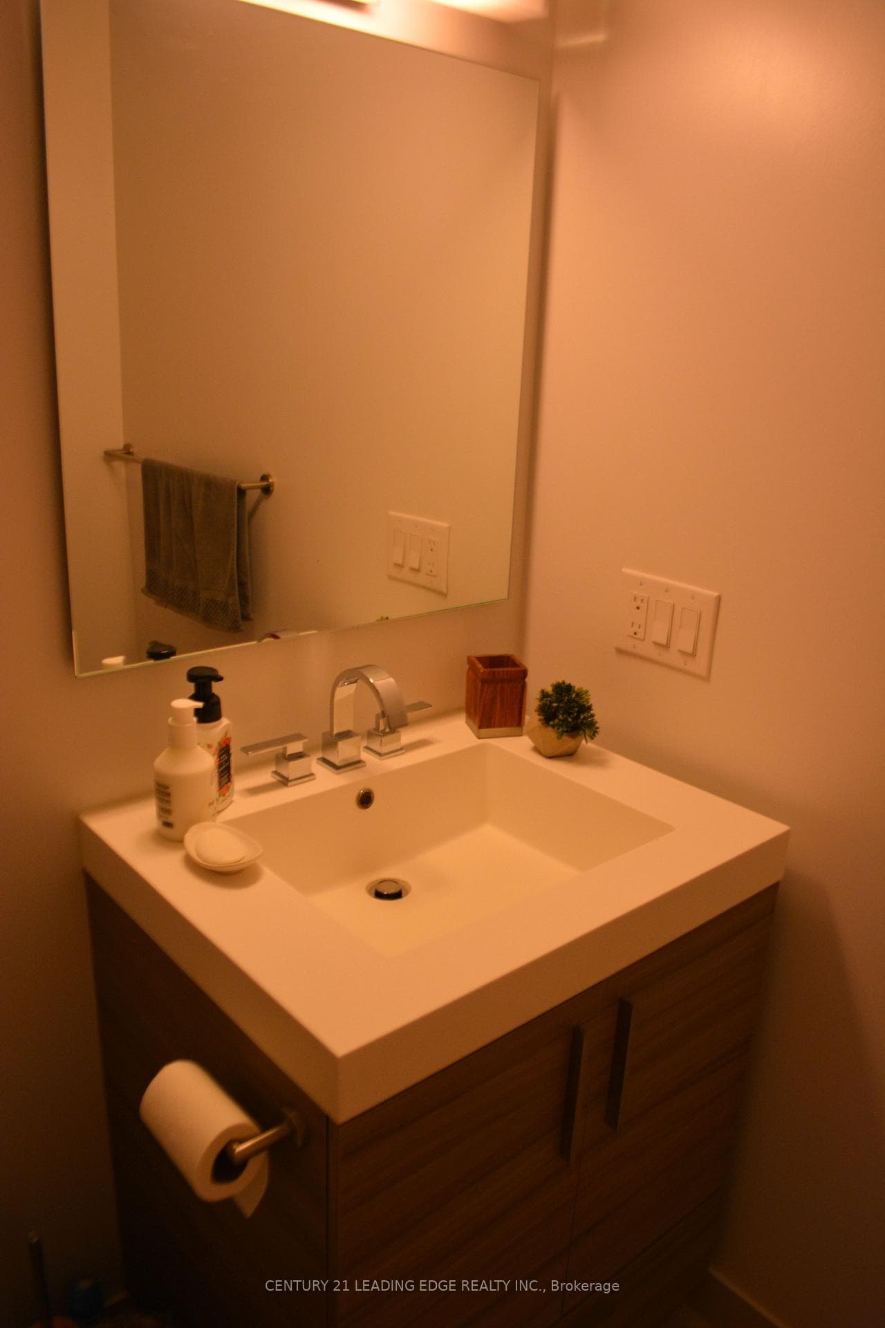 318 Richmond Street Unit 3806 photo 4