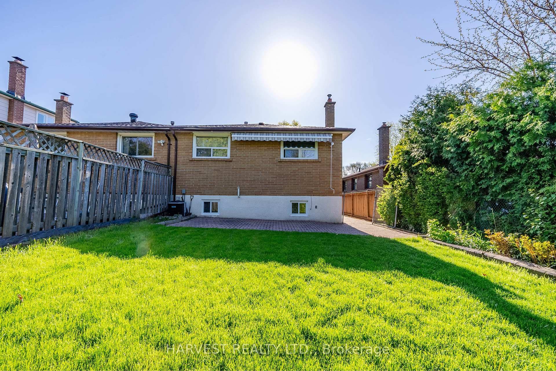 56 Mentor Boulevard photo 3