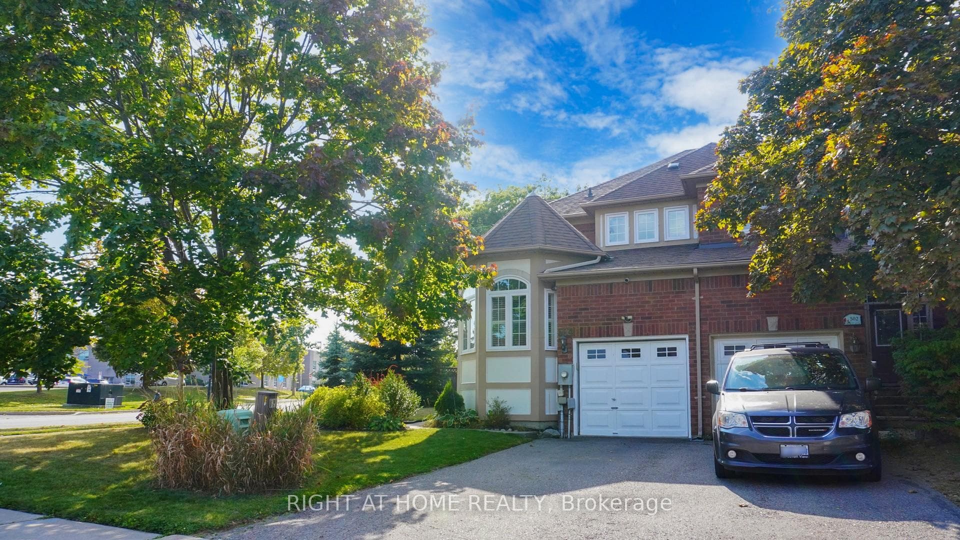 504 Bartholomew Drive photo 2