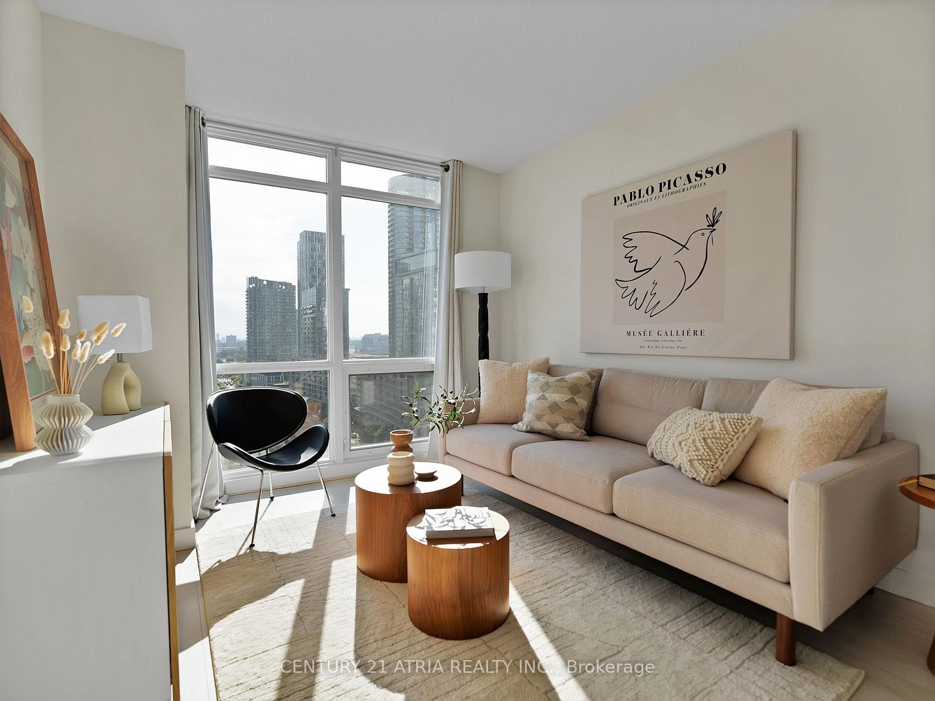 15 Fort York Boulevard Unit 1915 photo 1