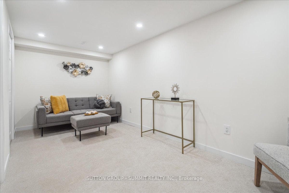 371 Bronte Street Unit 94 photo 34