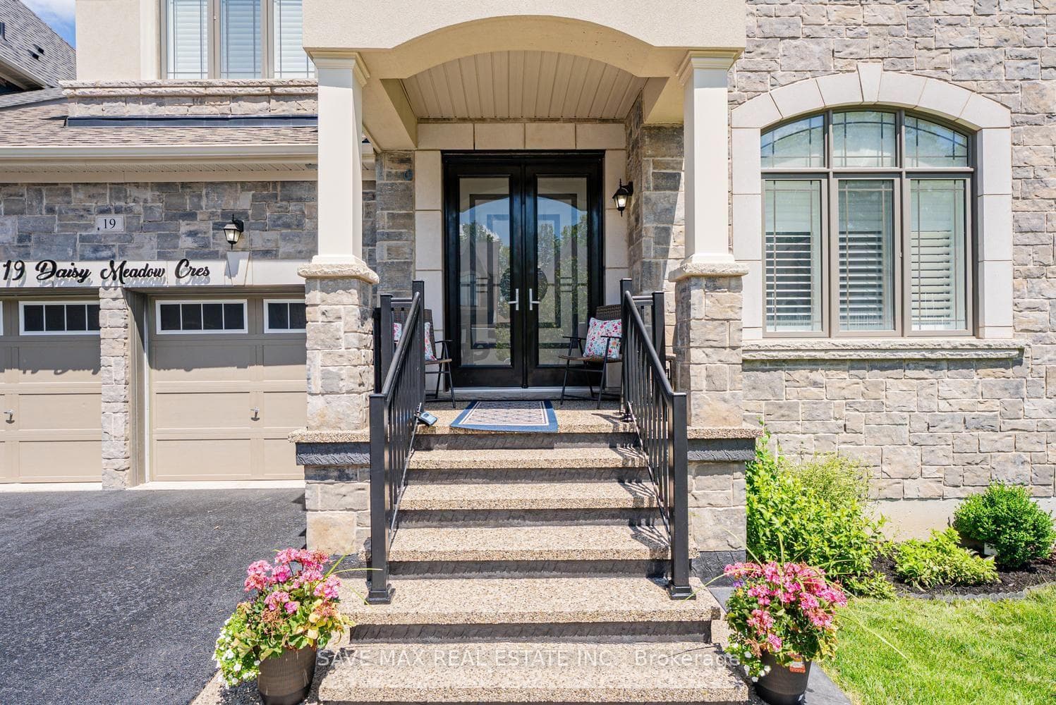 19 Daisy Meadow Crescent photo 4