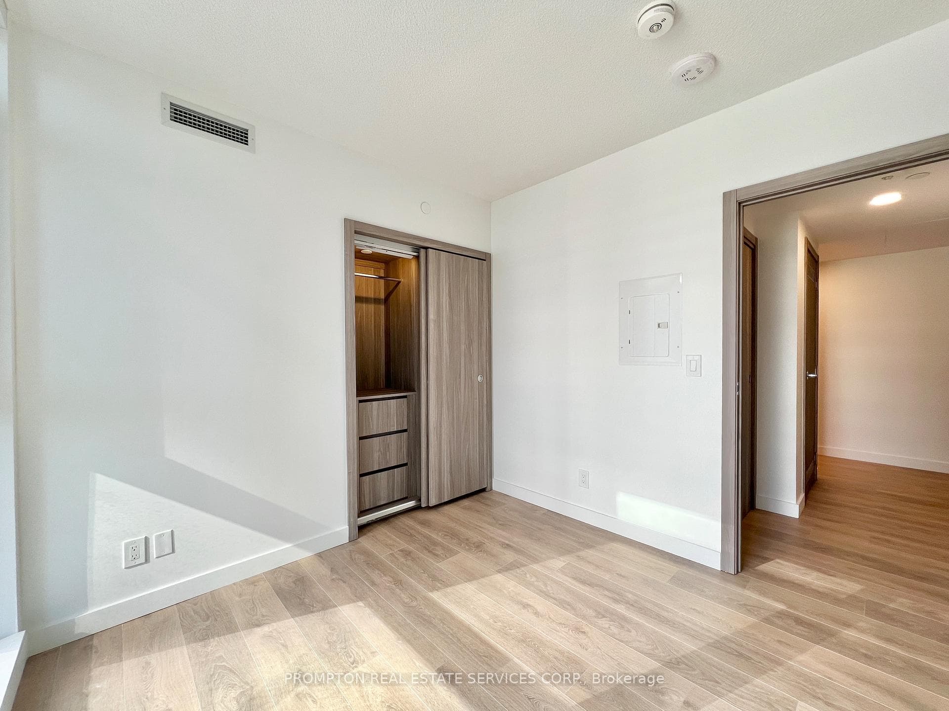 38 Widmer Street Unit 701 photo 23