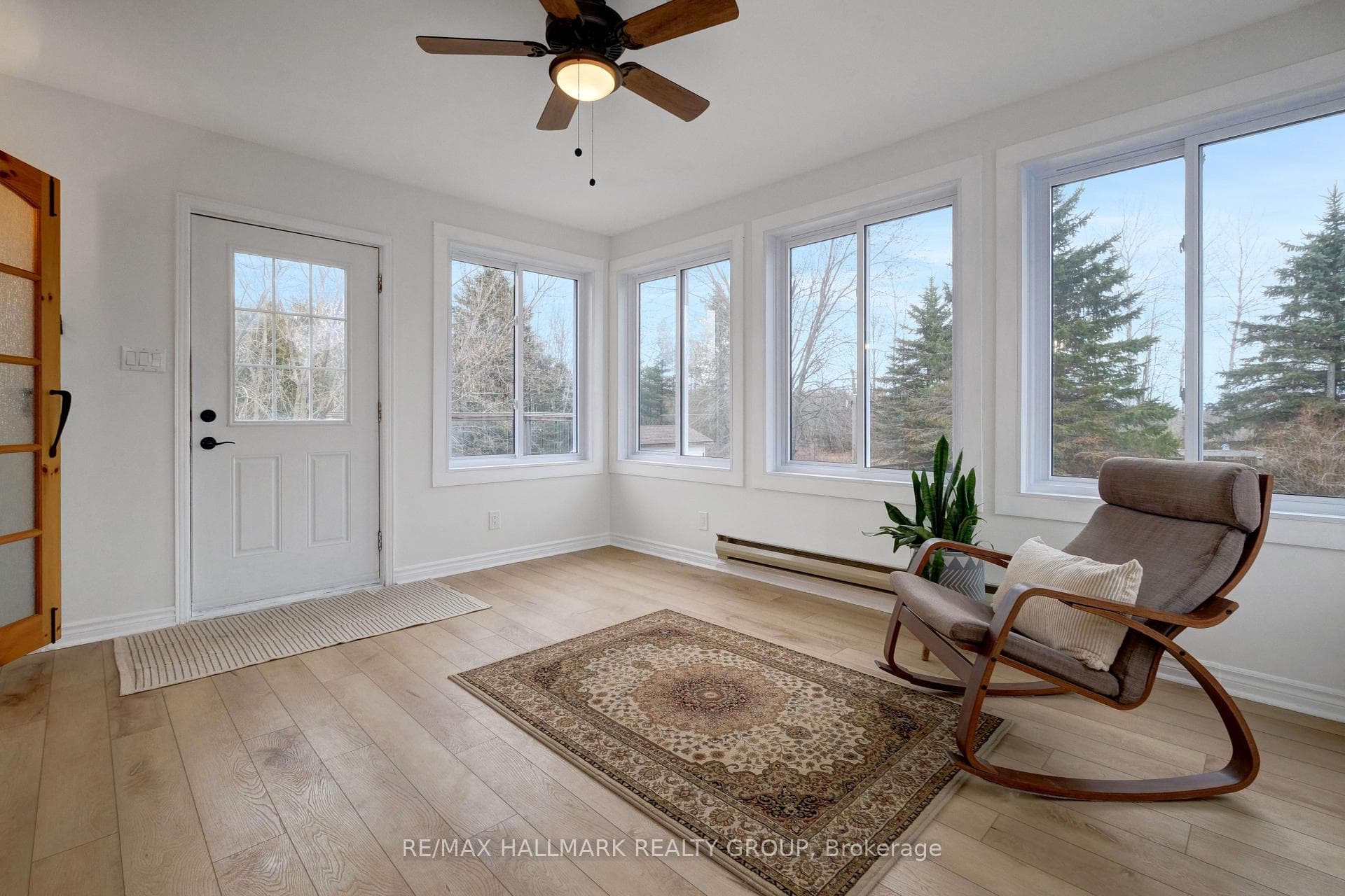 3389 Elizabeth Street photo 23