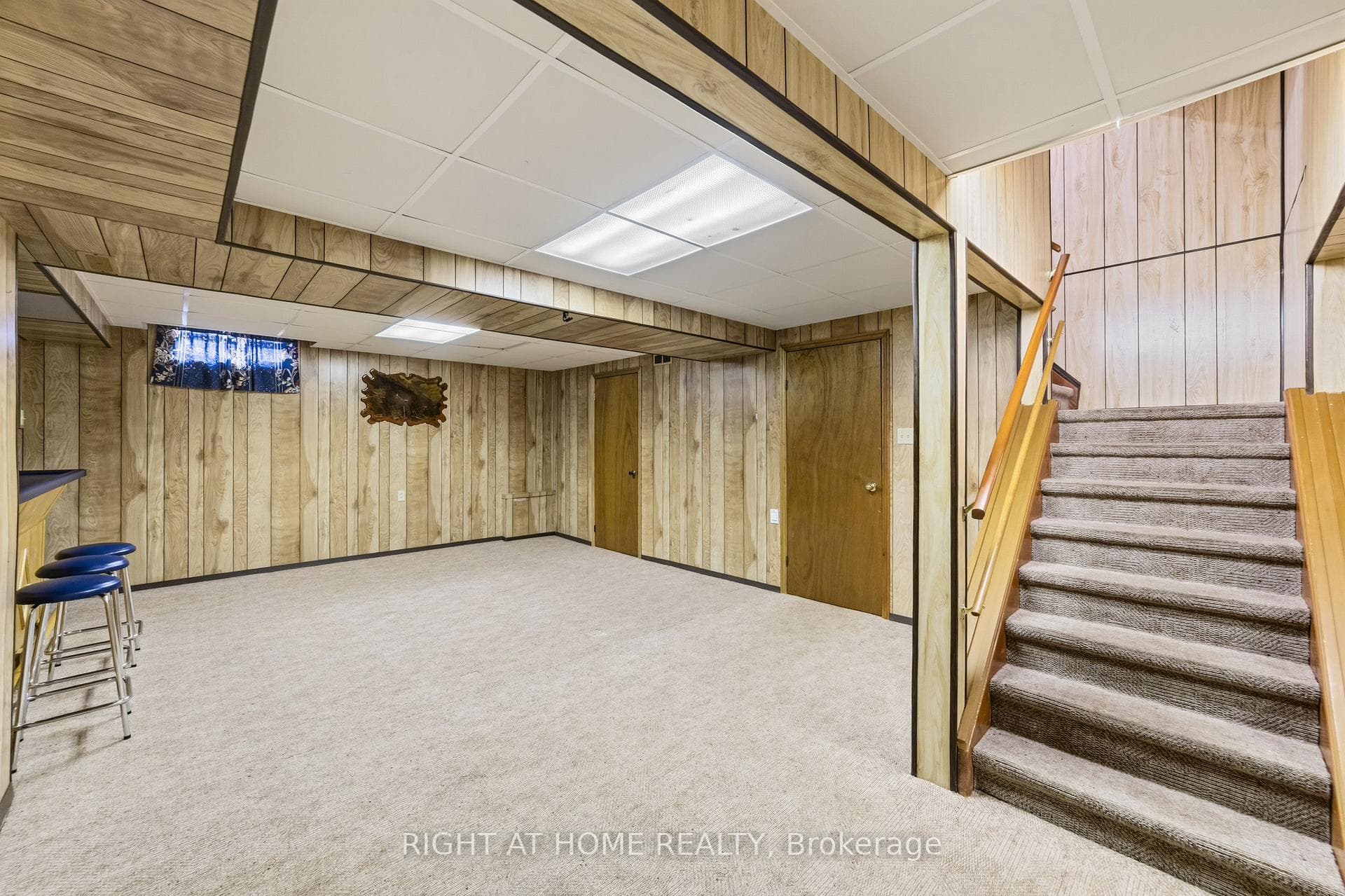 2084 Pen Street photo 36
