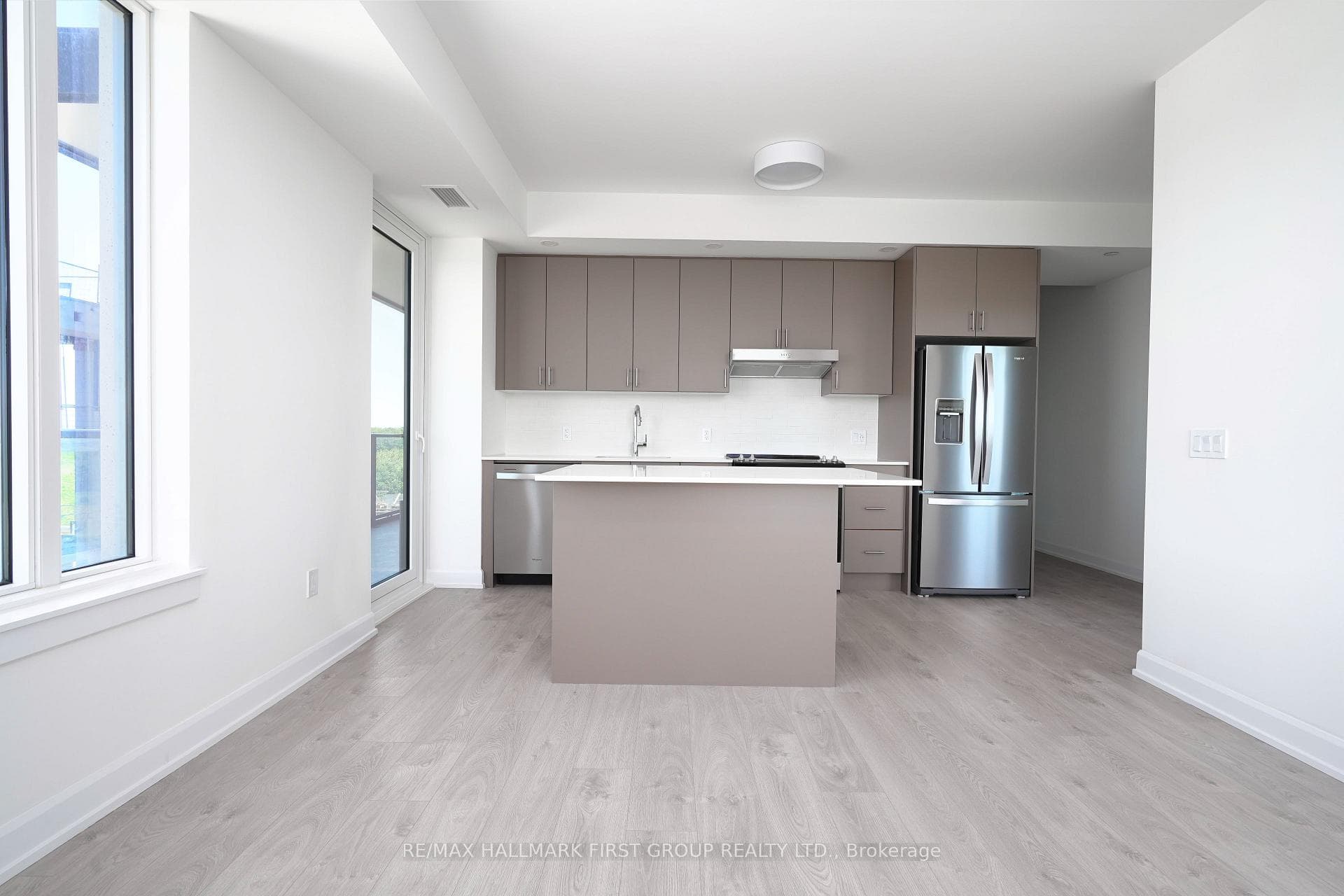 3220 William Coltson Avenue Unit 813 photo 17