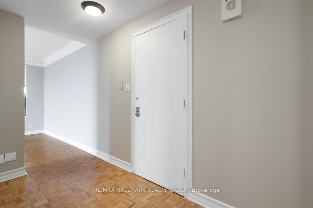 515 St Laurent Boulevard Unit 2509/10 photo 31