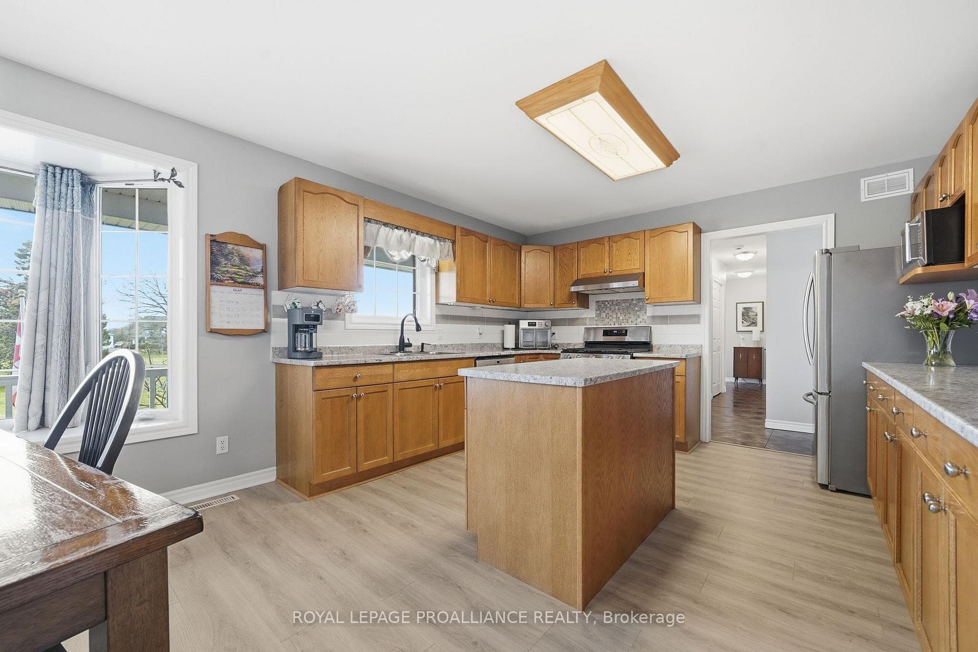 1489 Airport Parkway photo 10