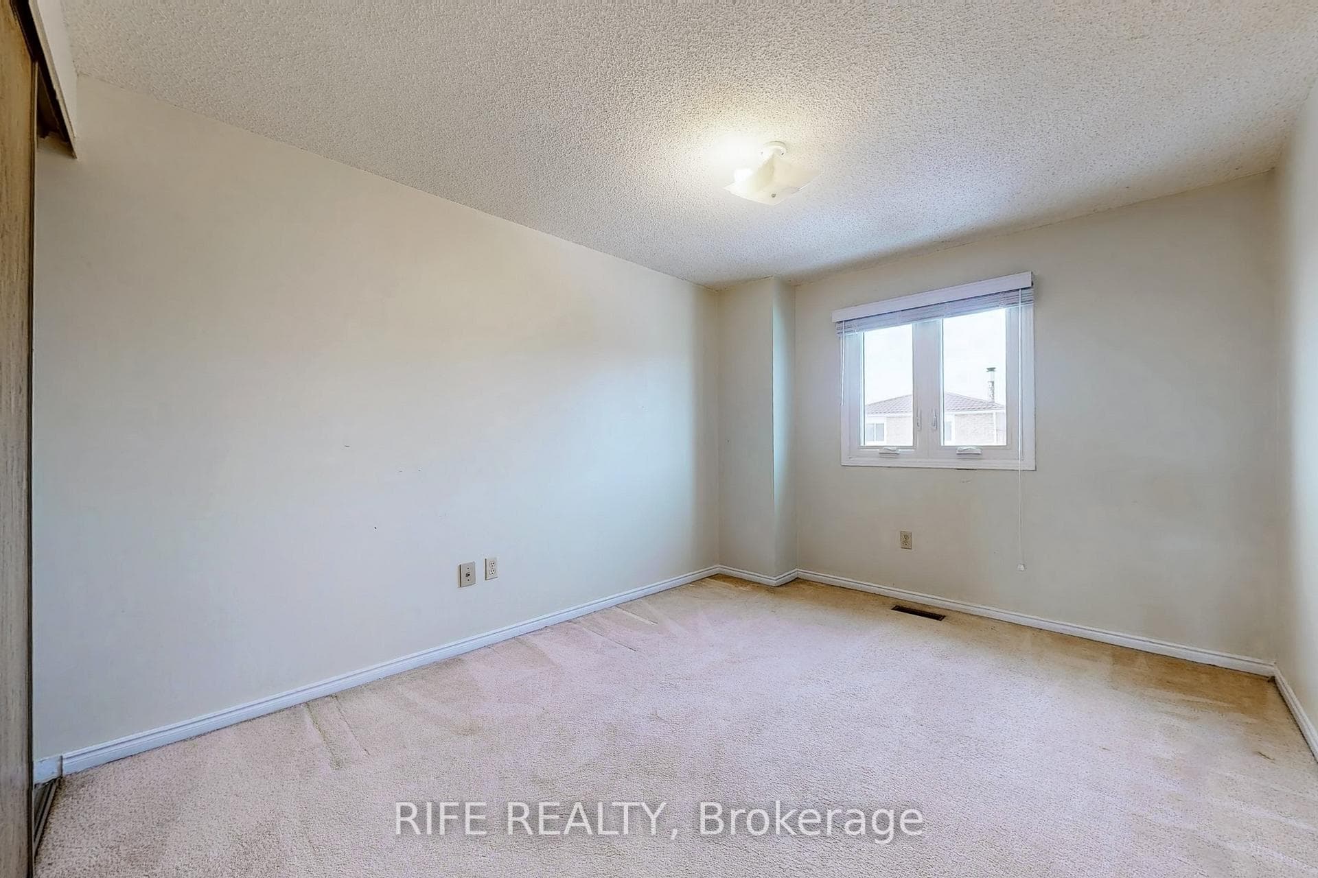 88 Stather Crescent photo 25