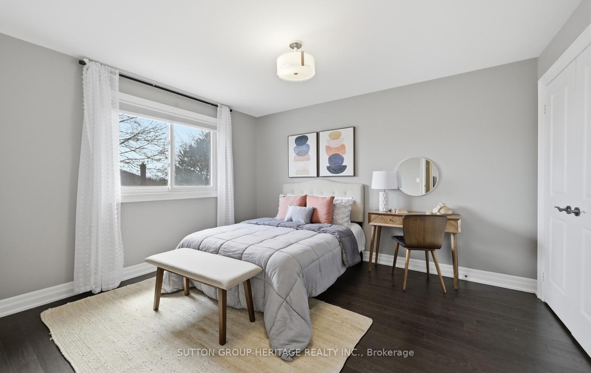 537 Charnwood Court photo 25