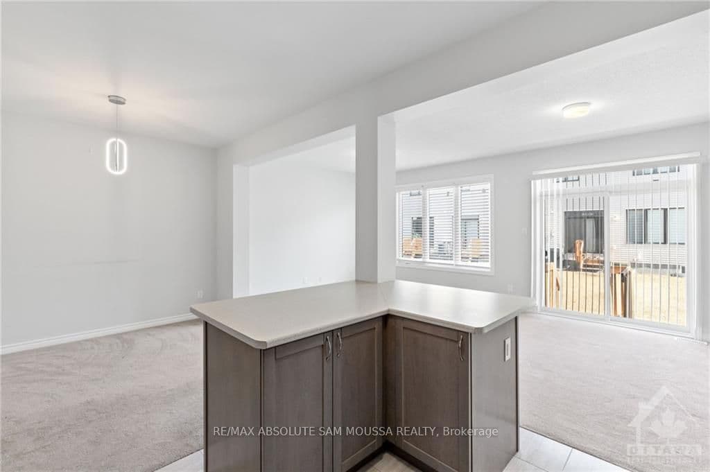 819 REGULUS Ridge photo 10