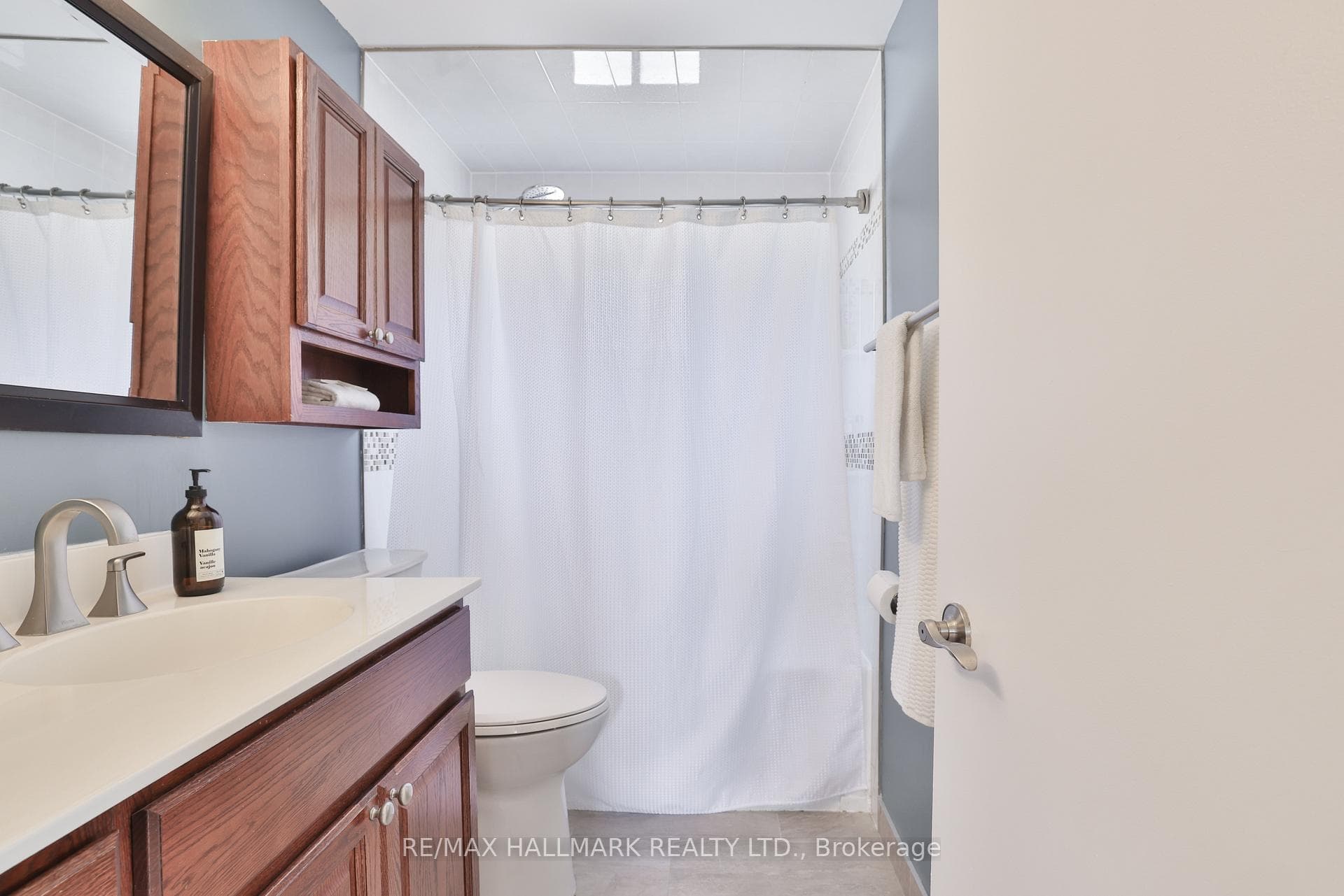192 Martindale Crescent photo 17