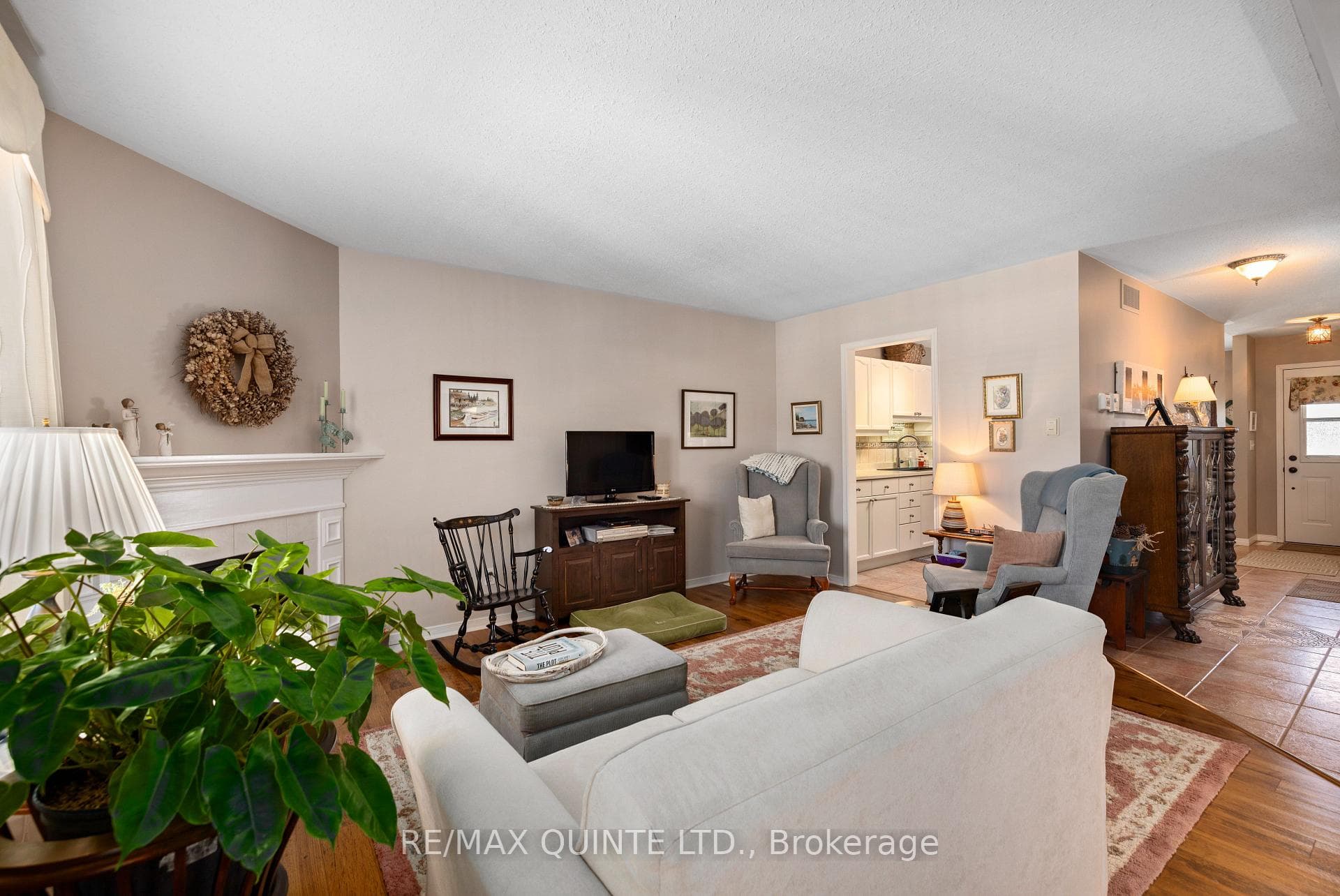 32 PINEGROVE Court photo 6