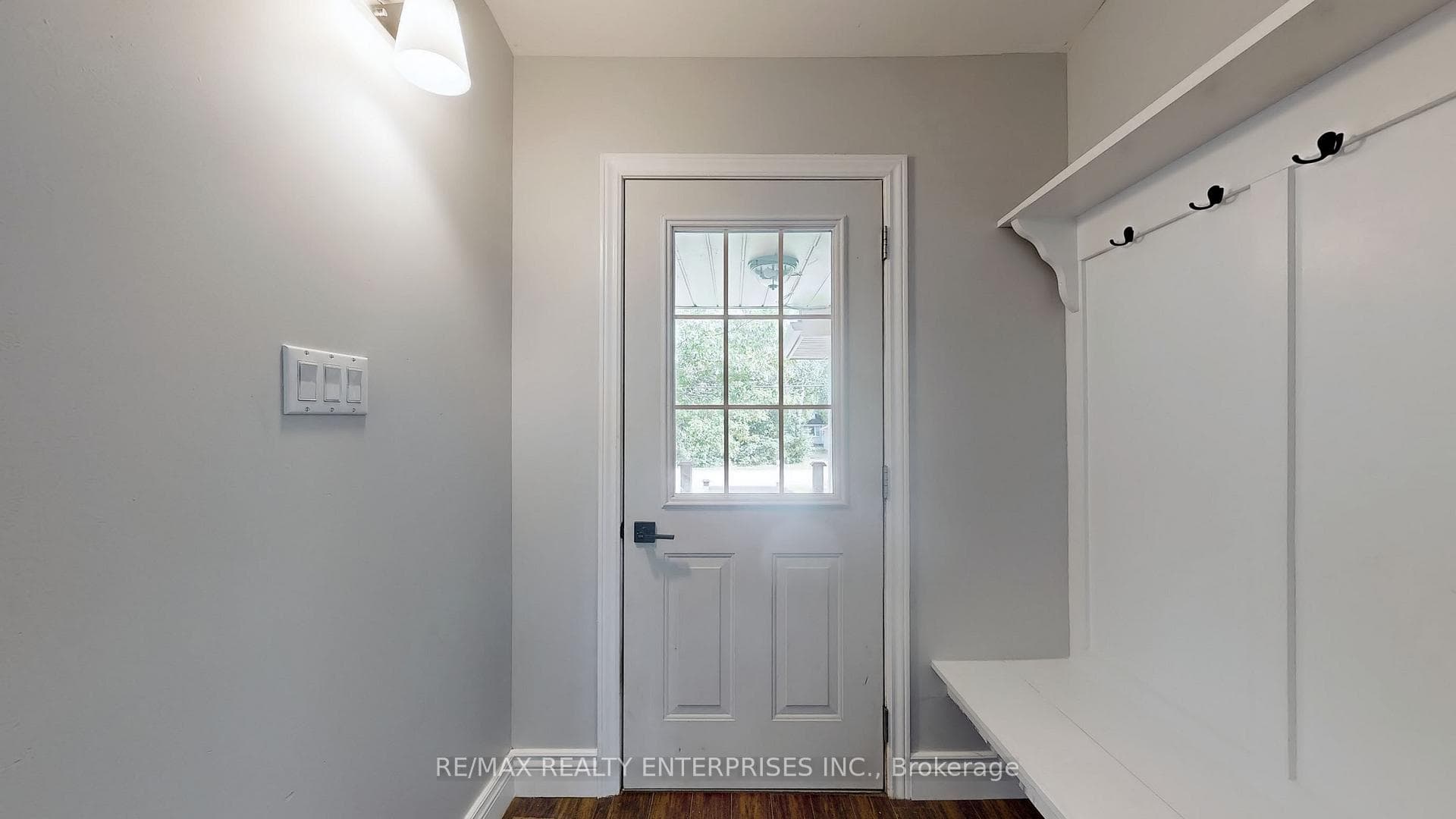 353 Front Street photo 14