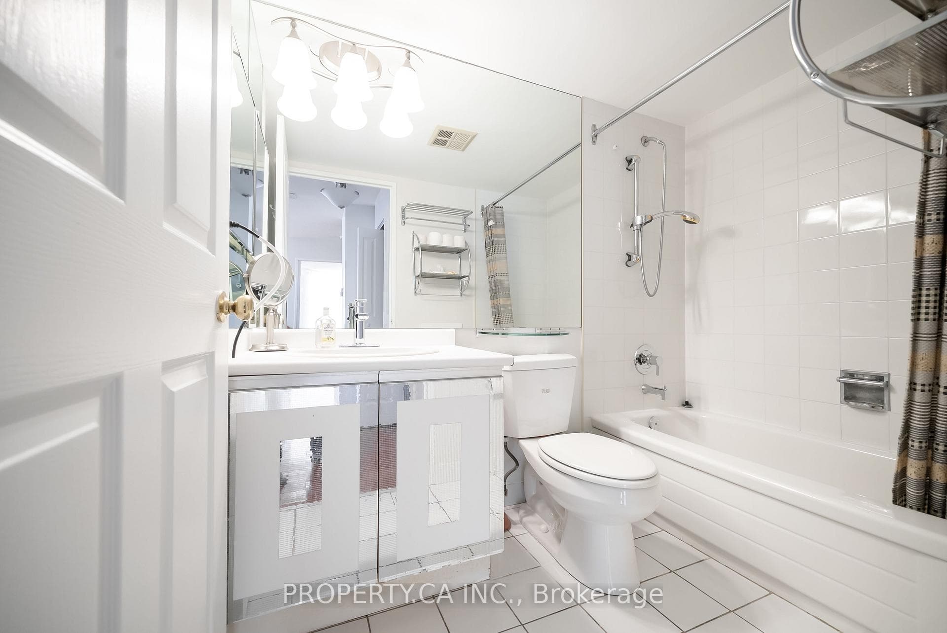 1121 Steeles Avenue Unit 201 photo 14