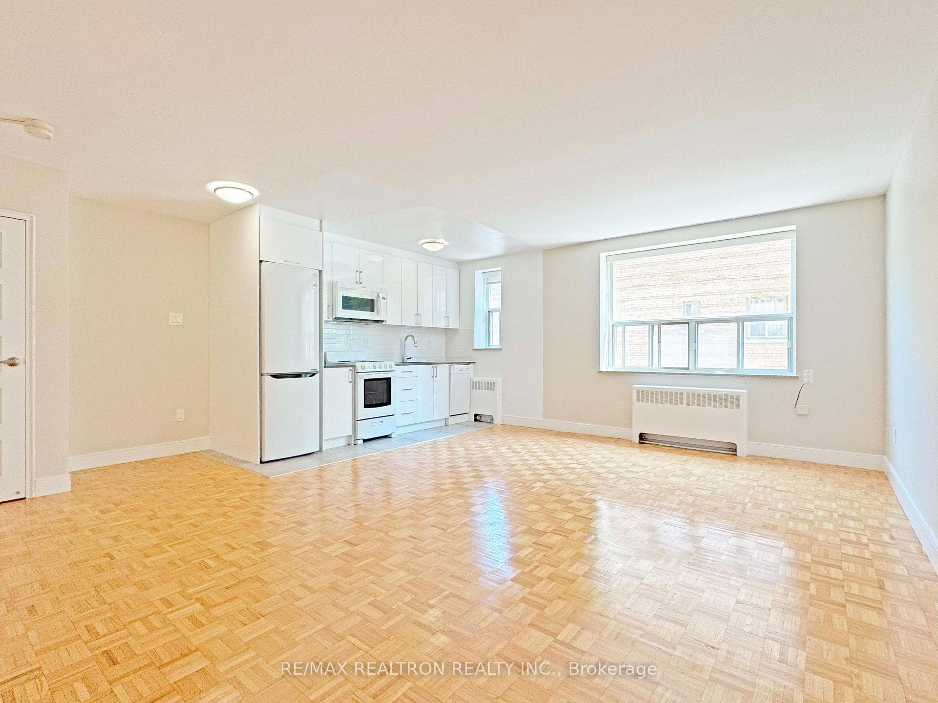 1291 Bayview Avenue Unit 603 photo 1