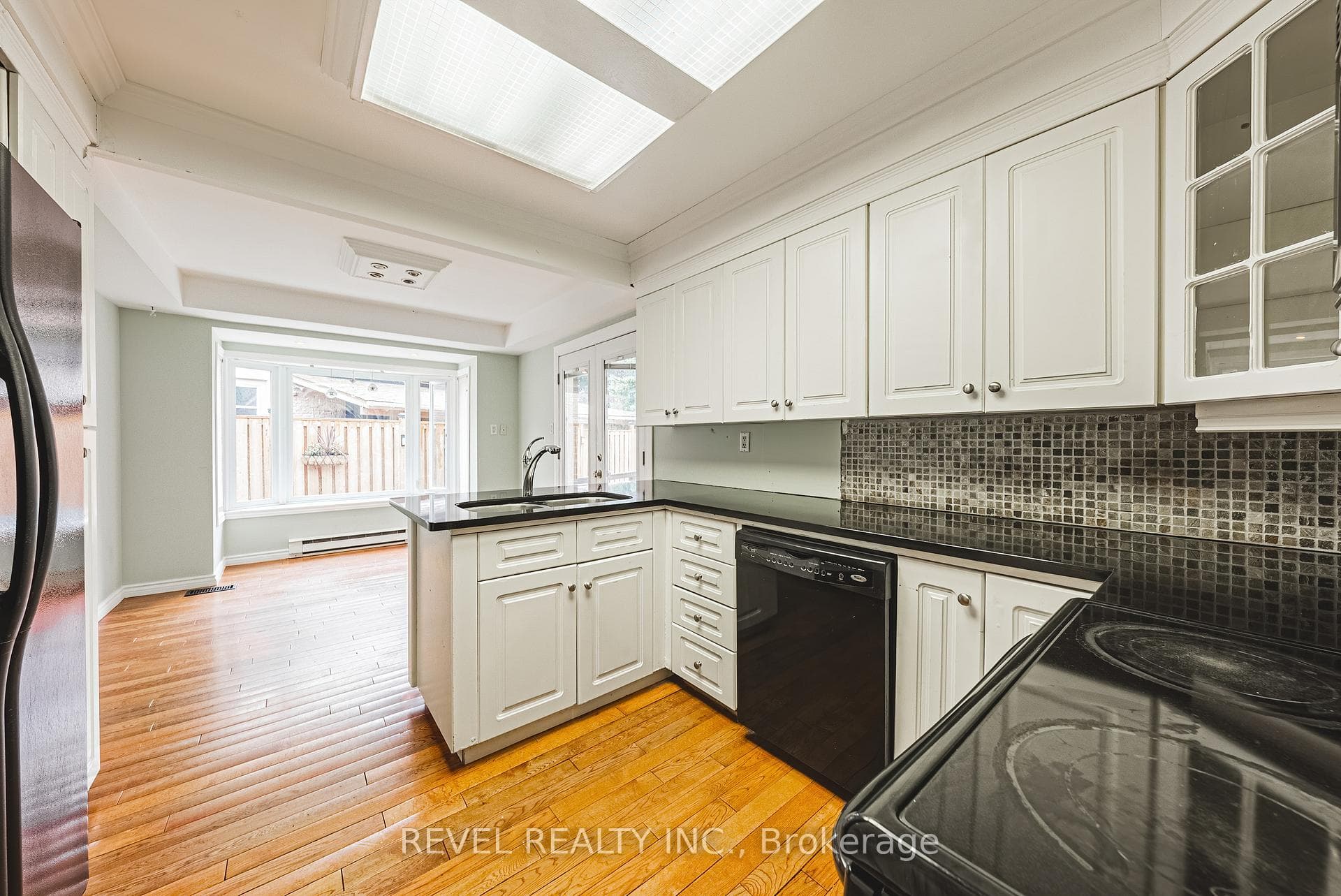 80 Blackthorn Lane photo 9