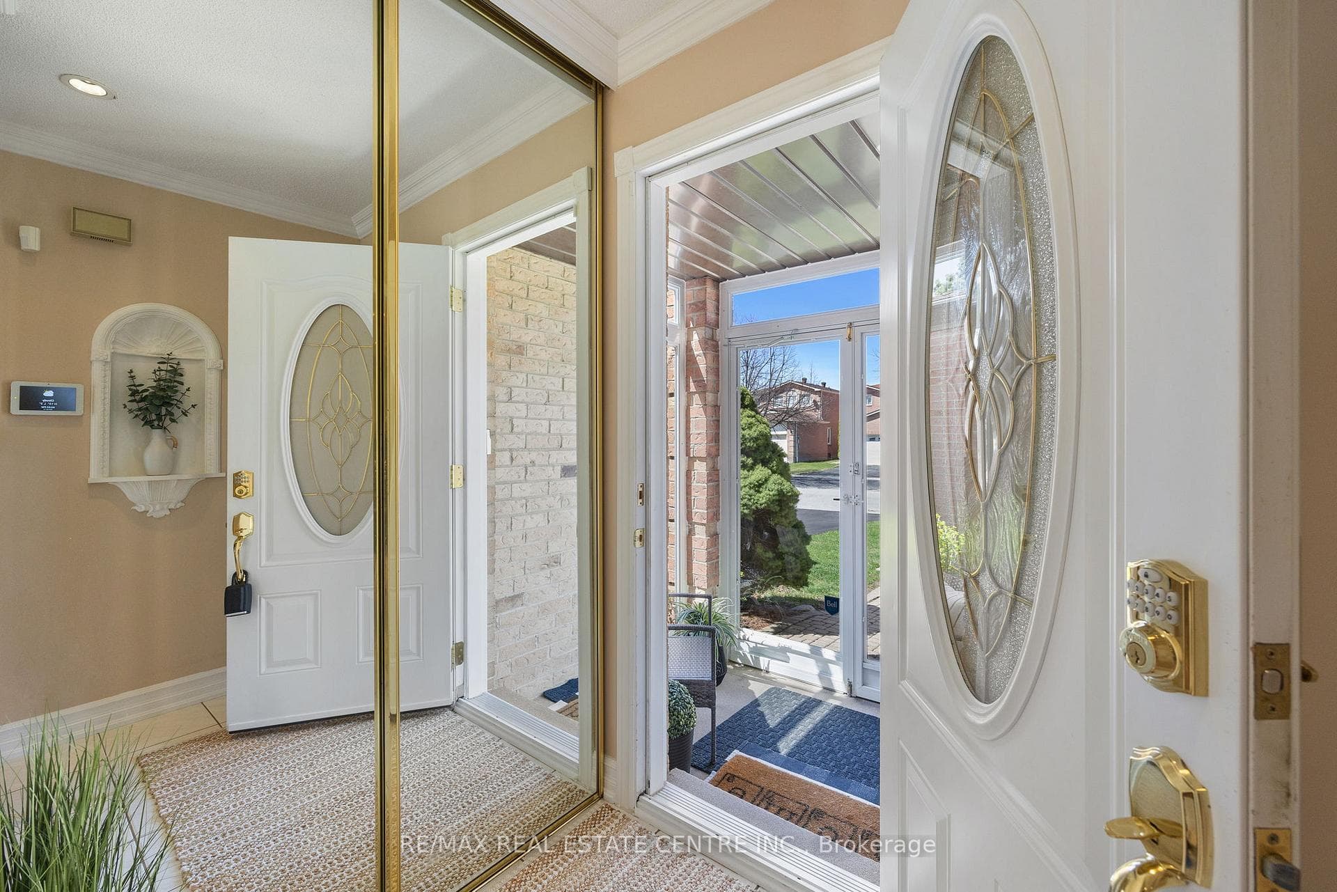 21 Roxanne Crescent photo 5