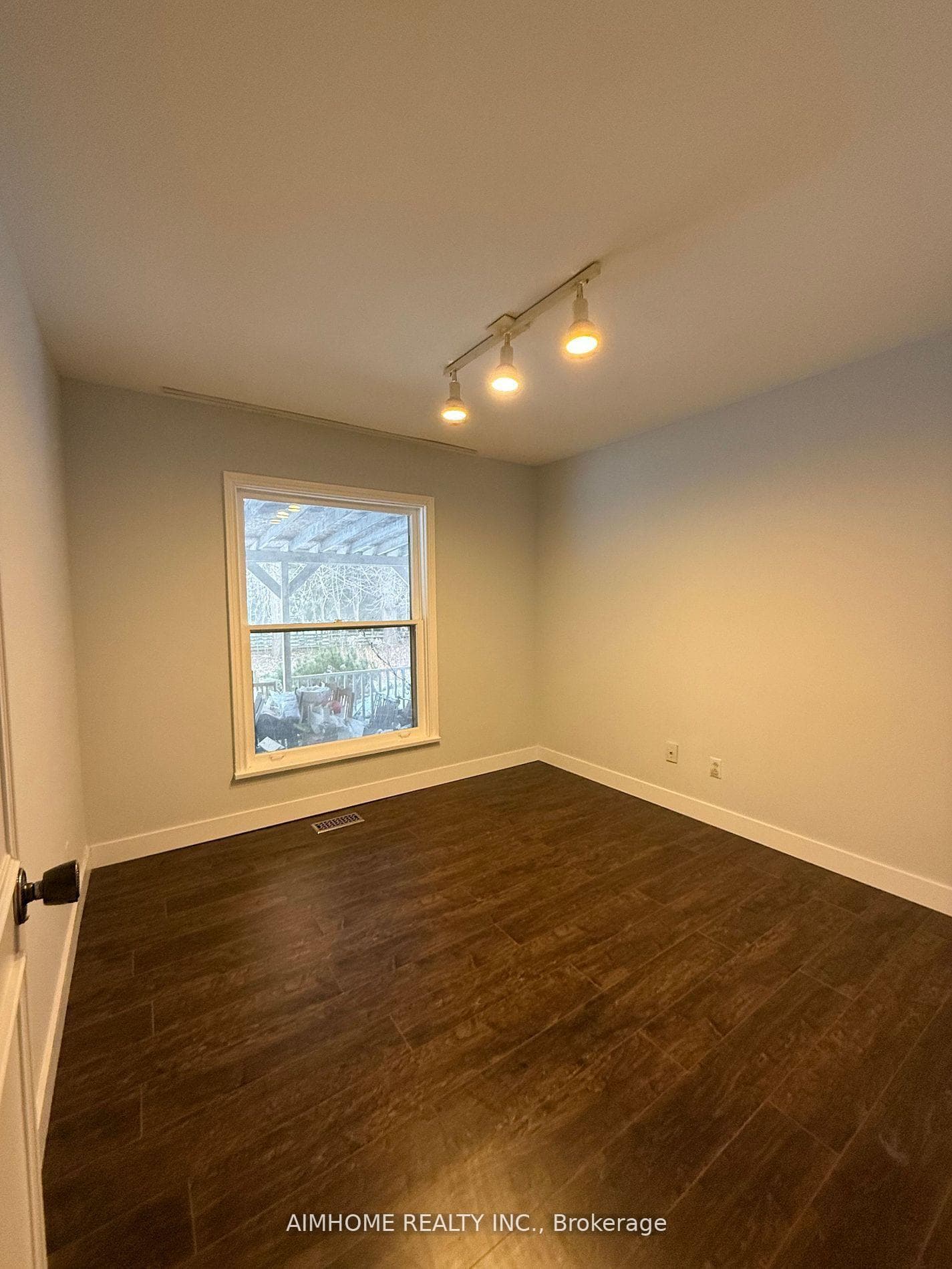 338 Steeles Avenue photo 10