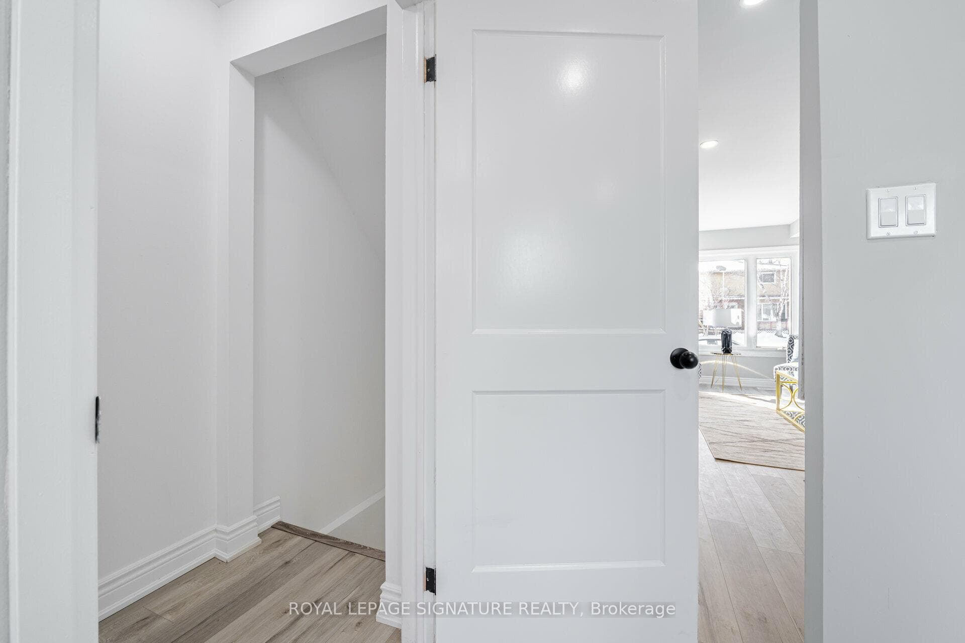 132 Capreol Court photo 23