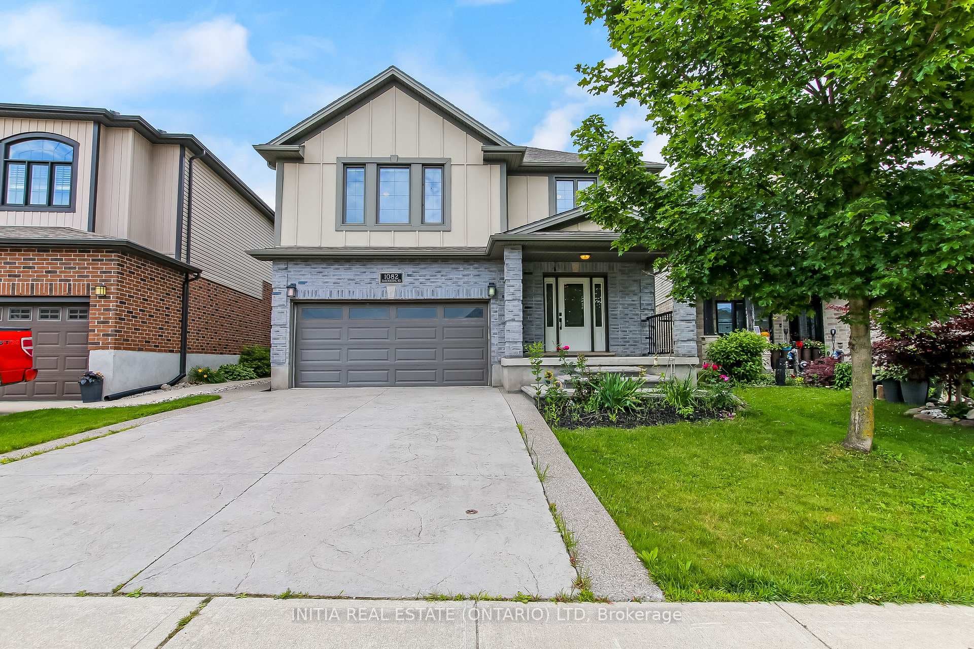 1082 Oakcrossing Road photo 3