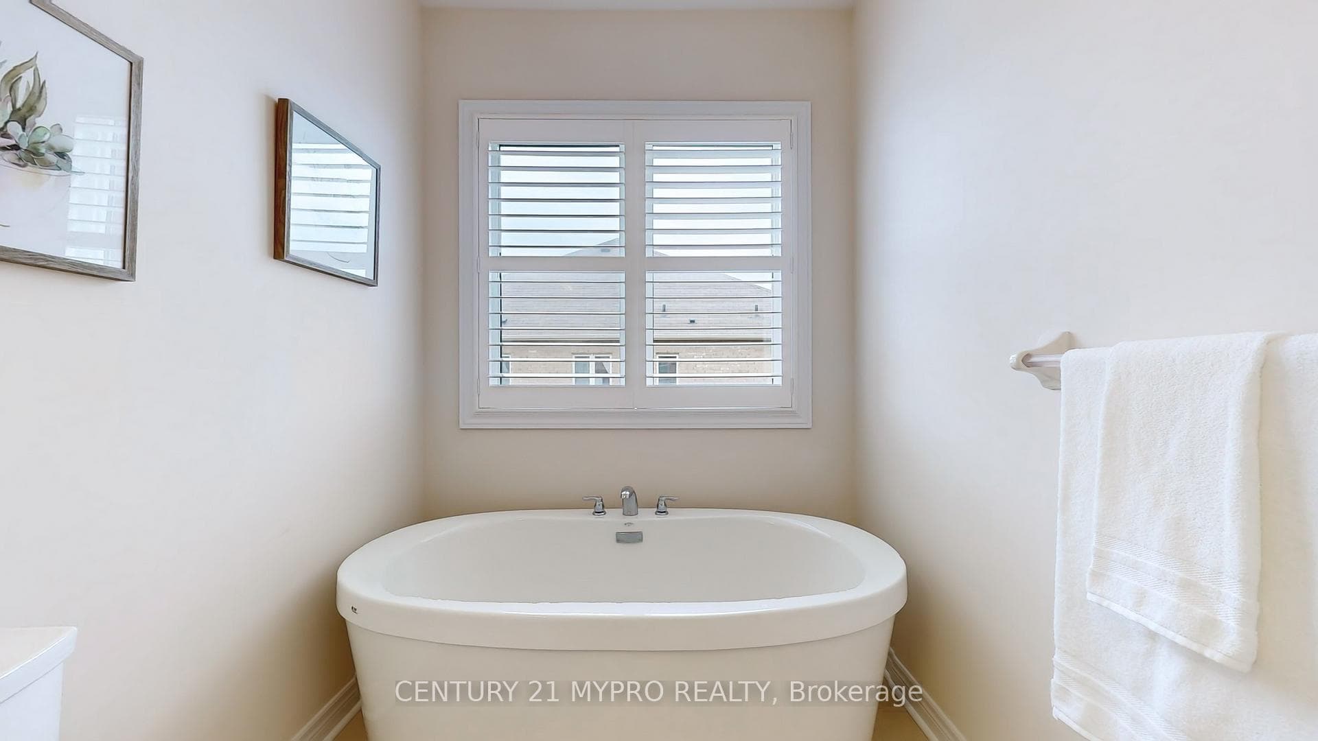 303 Chouinard Way photo 26