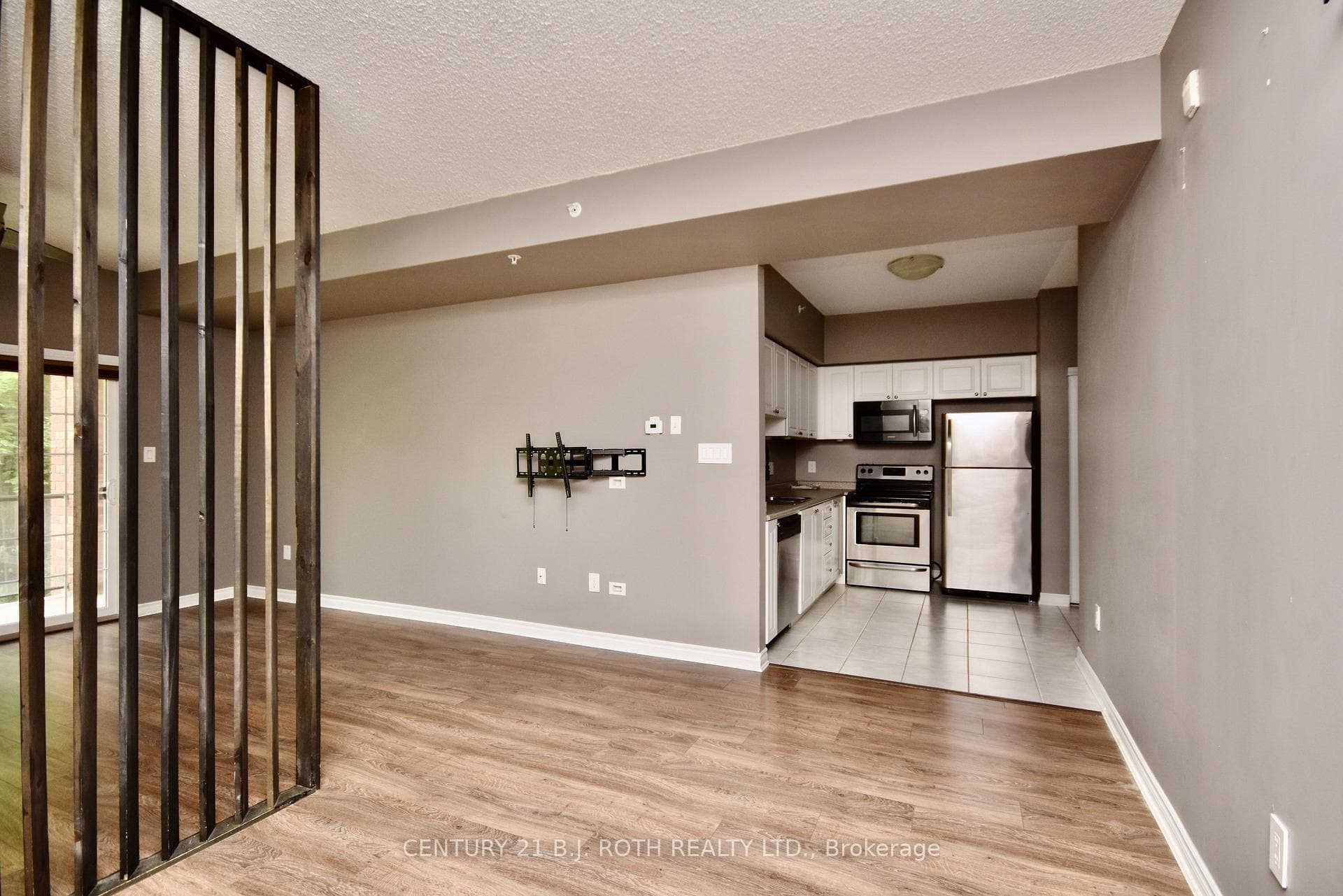 43 Ferndale Drive Unit 104 photo 7