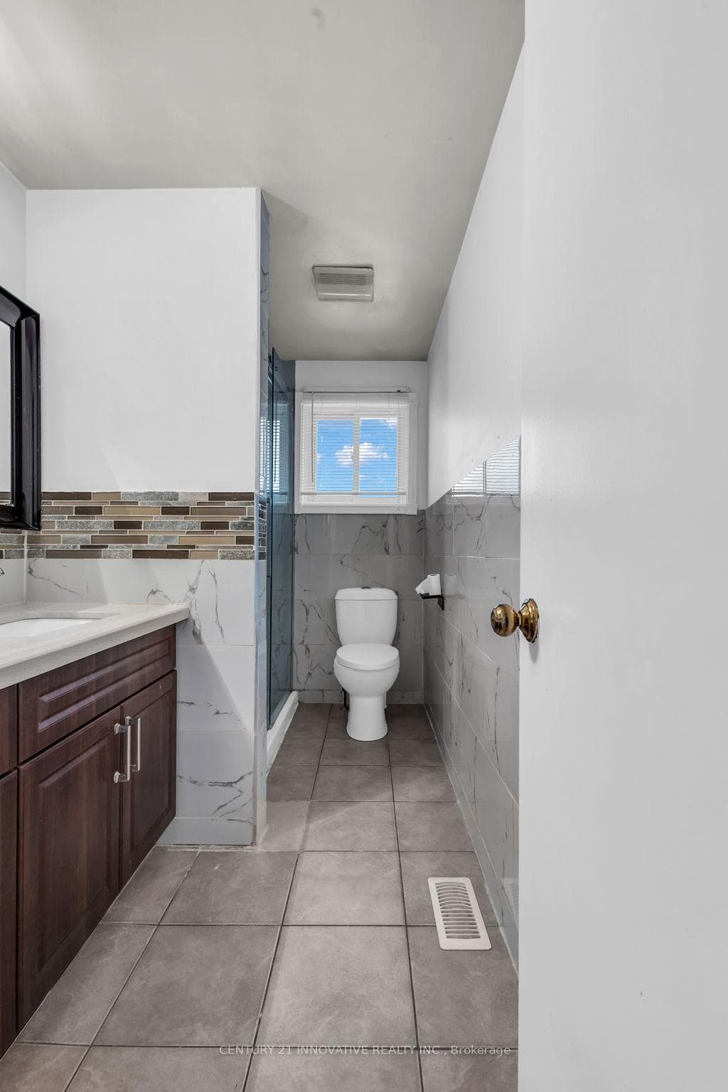 690 Elgin Street photo 28