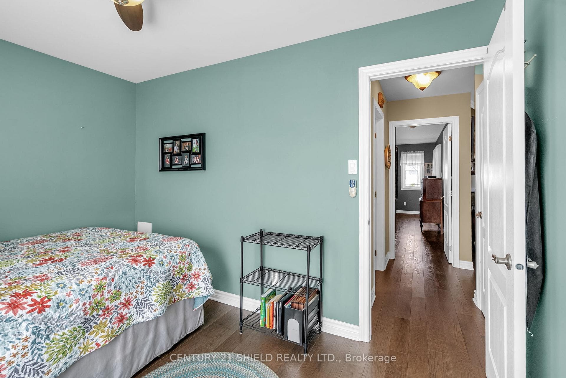2nd bedroom