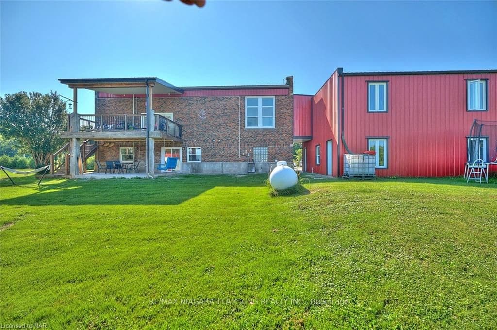 1744 RIDGEMOUNT Road photo 31
