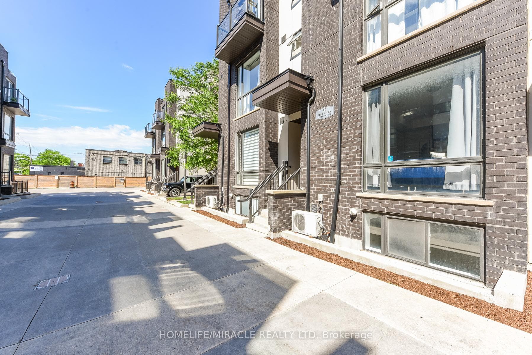 32 Fieldway Road Unit 122 photo 4