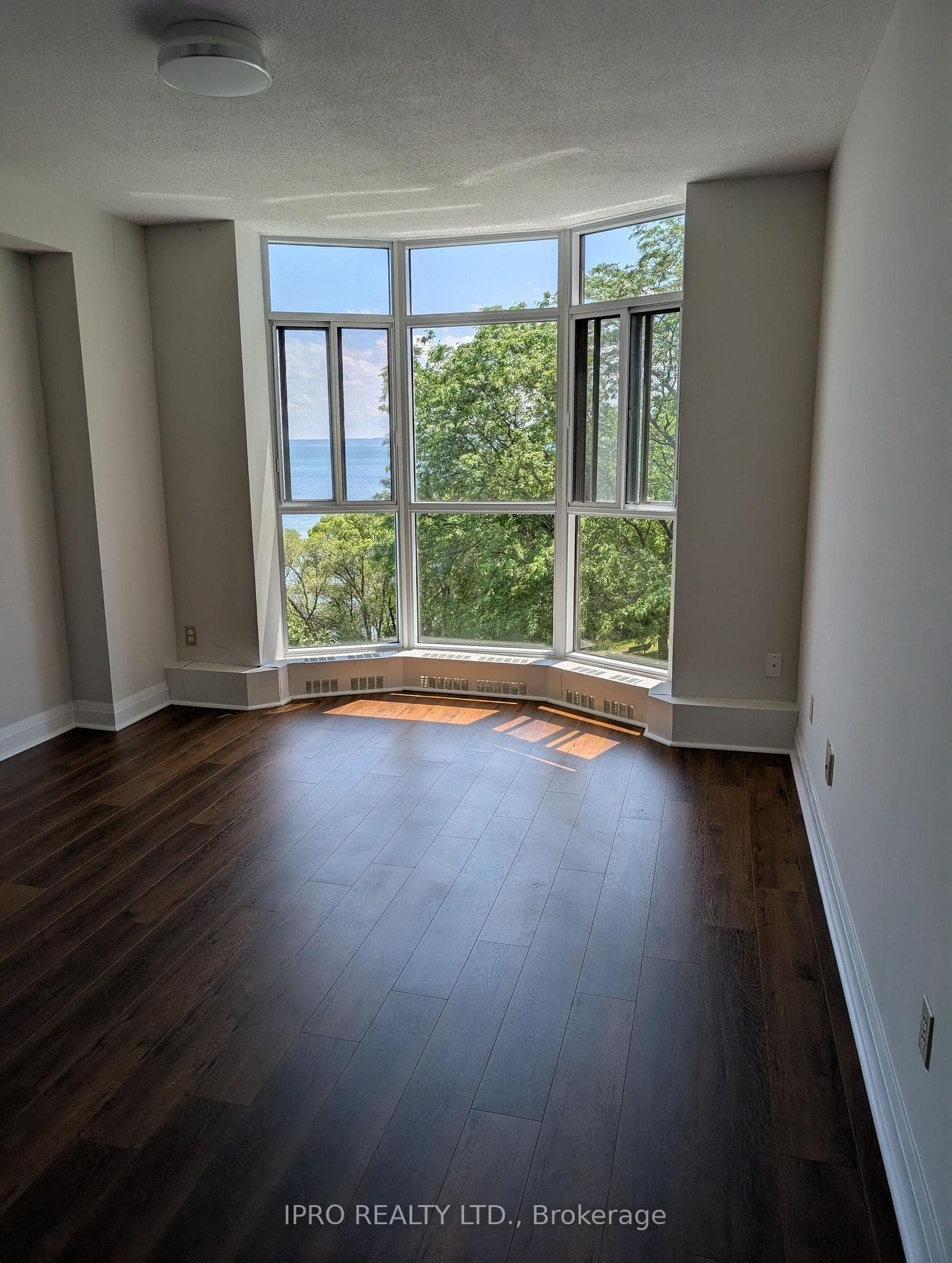 5250 Lakeshore Road Unit 404 photo 6
