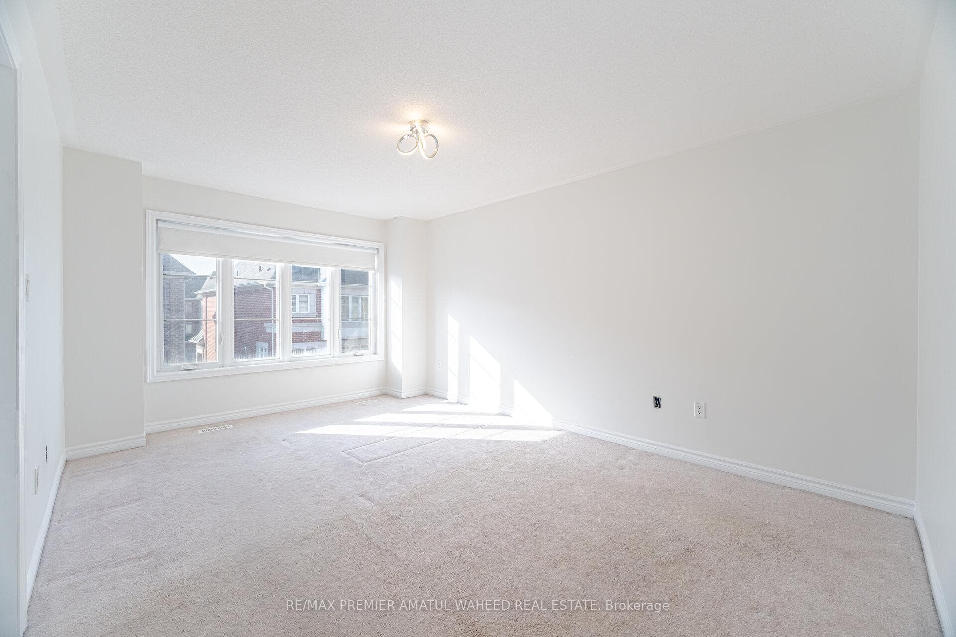 67 Farooq Boulevard photo 24