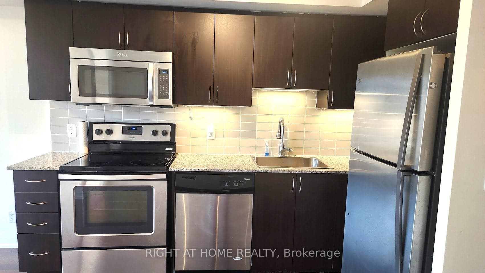 372 Highway 7 Street Unit 915 photo 2