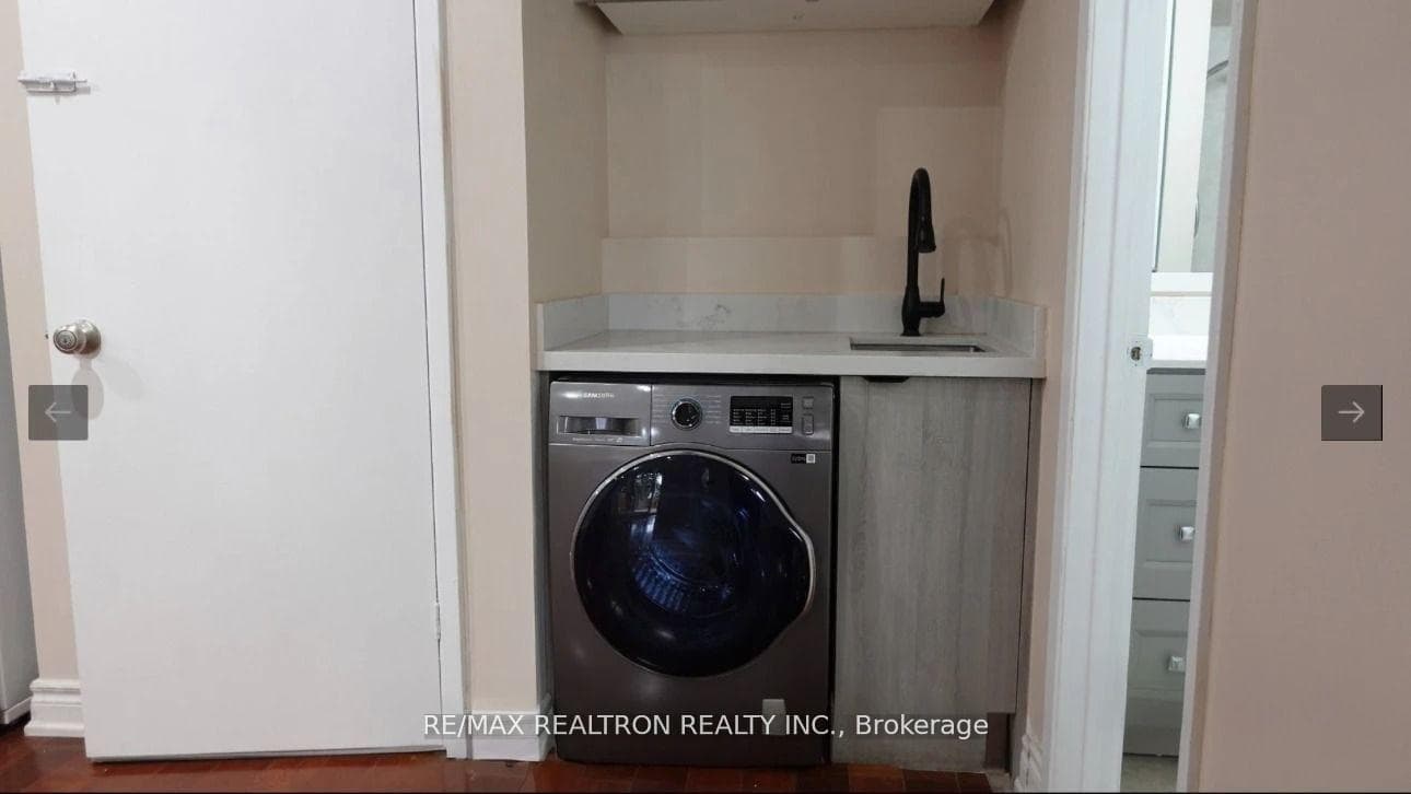 22 Rakewood Crescent Unit 2 photo 4