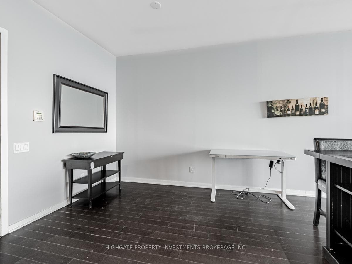103 The Queens Way Unit 2602 photo 3