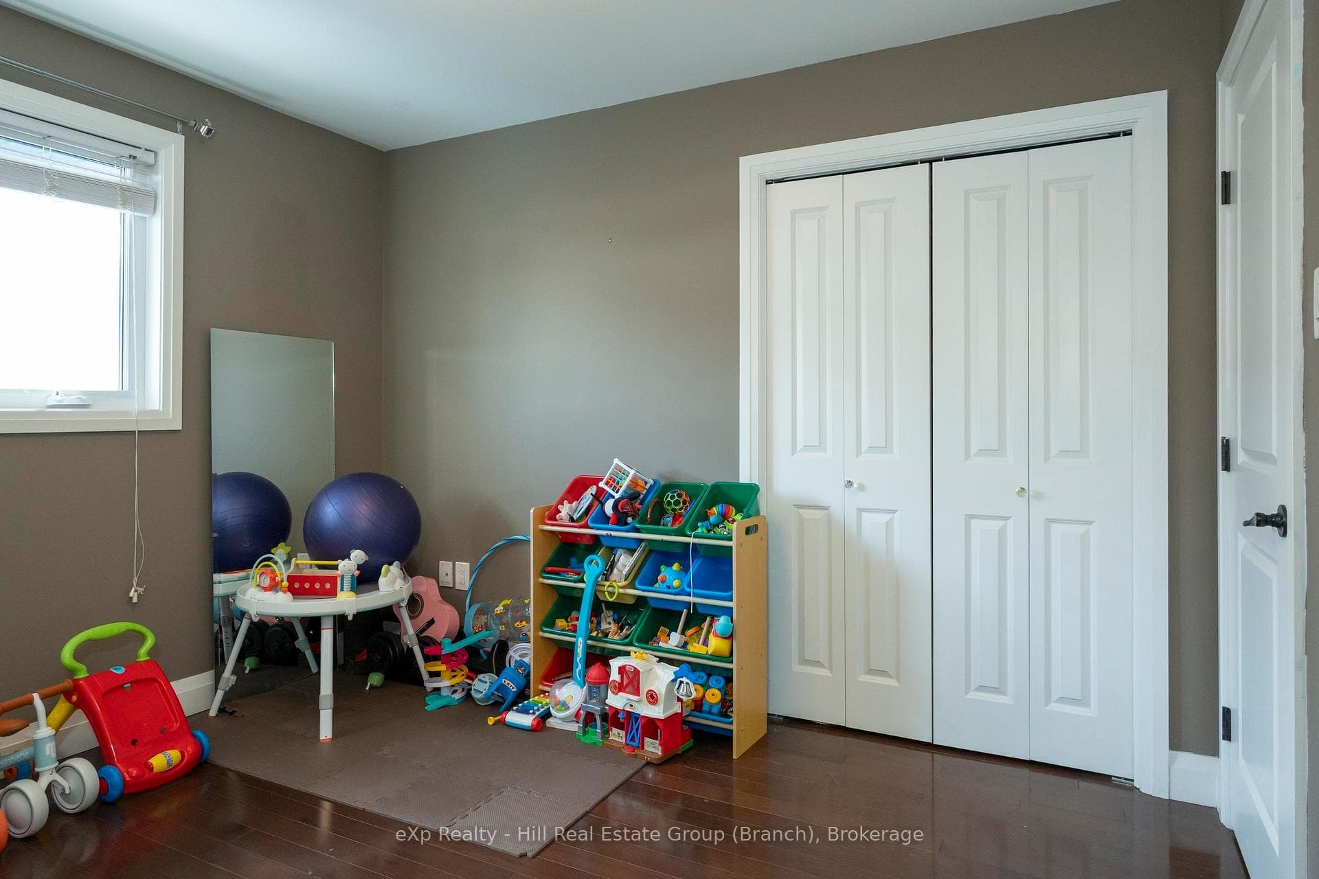 371 Cougar Crescent photo 32