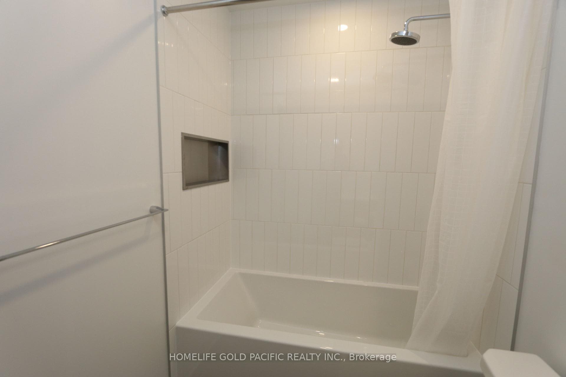 8 Beverley Glen Boulevard Unit 520 photo 10