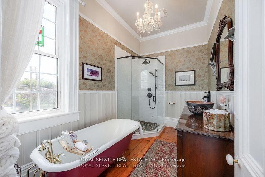 60 King Street photo 17